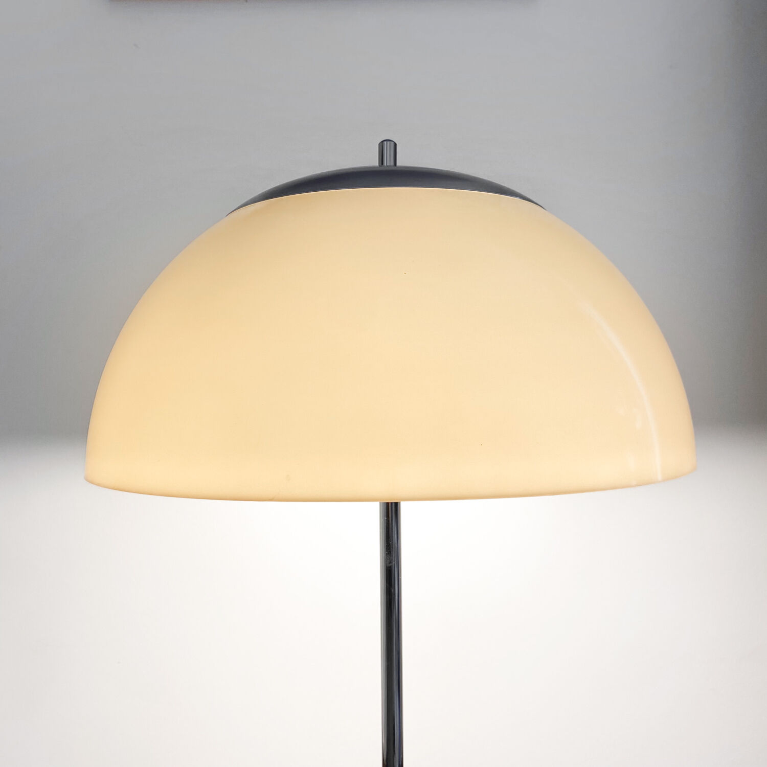 Unilux mushroom lamp