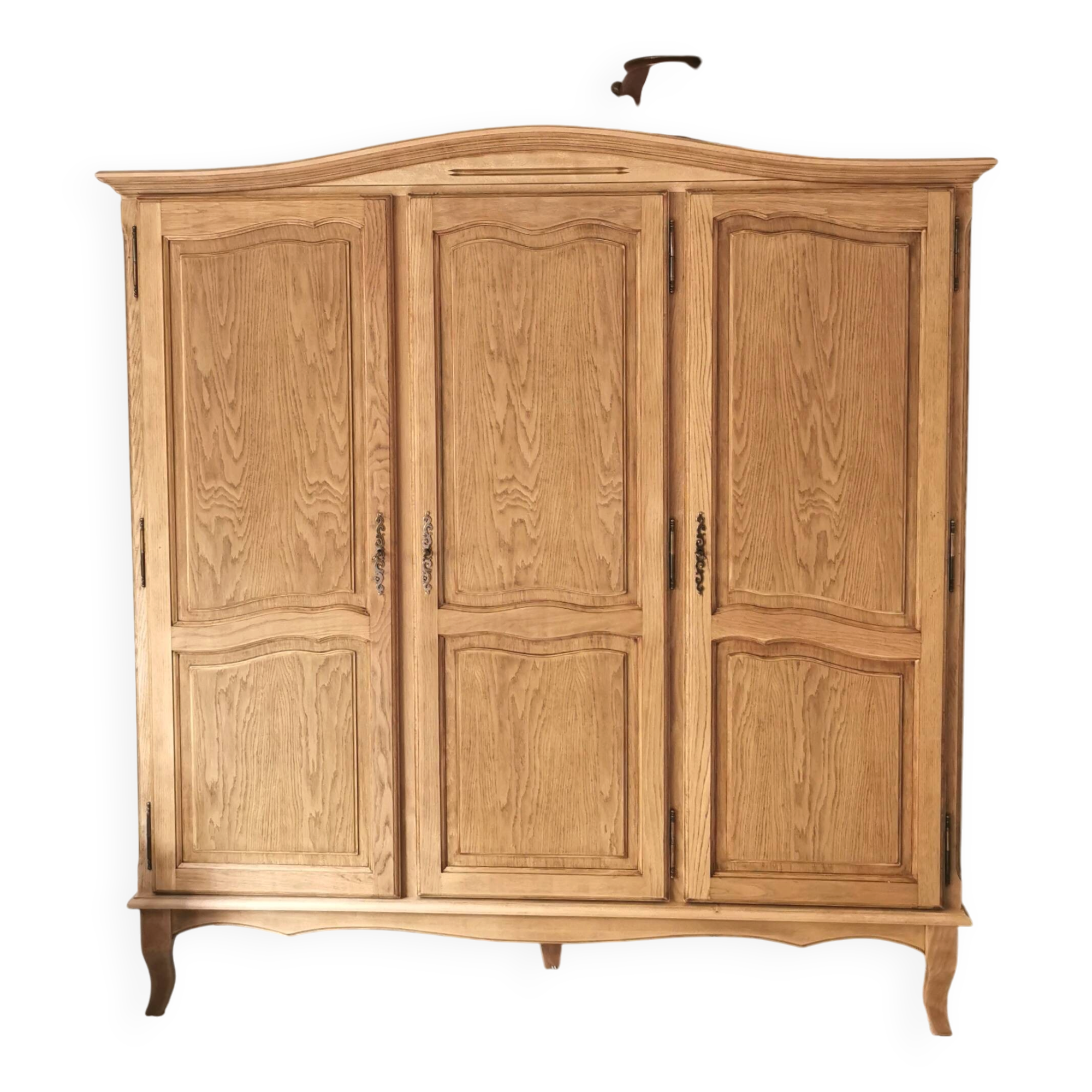 Antique wardrobe with 3 doors