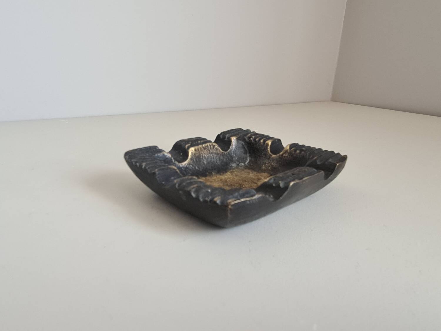 Brutalist bronze ashtray or pocket tray / 70s / vintage / artisanal work / Mid-Century / France / 20th century