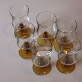 6 vintage stemmed glasses in very good condition