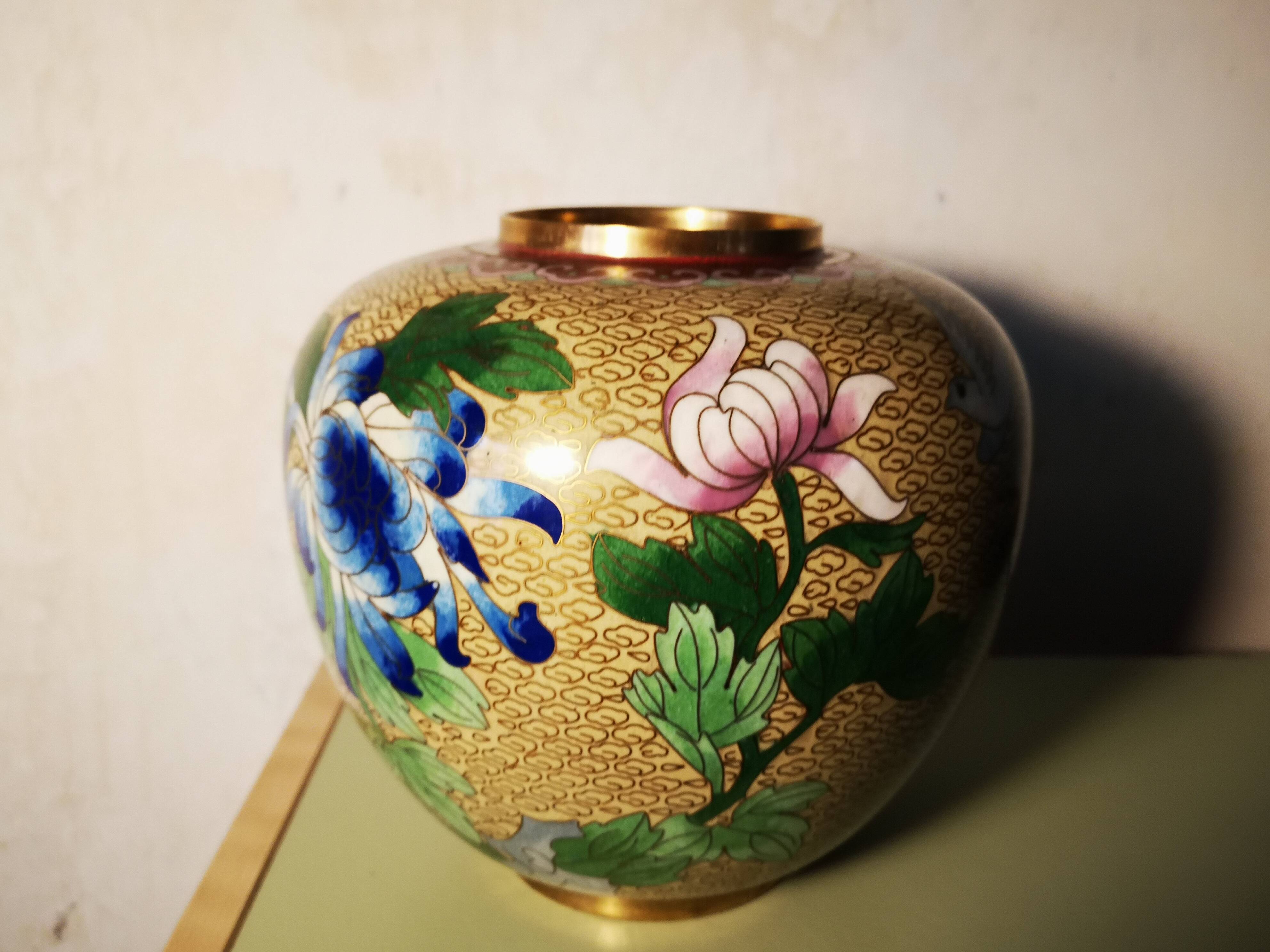 Chinese cloisonné vase email
