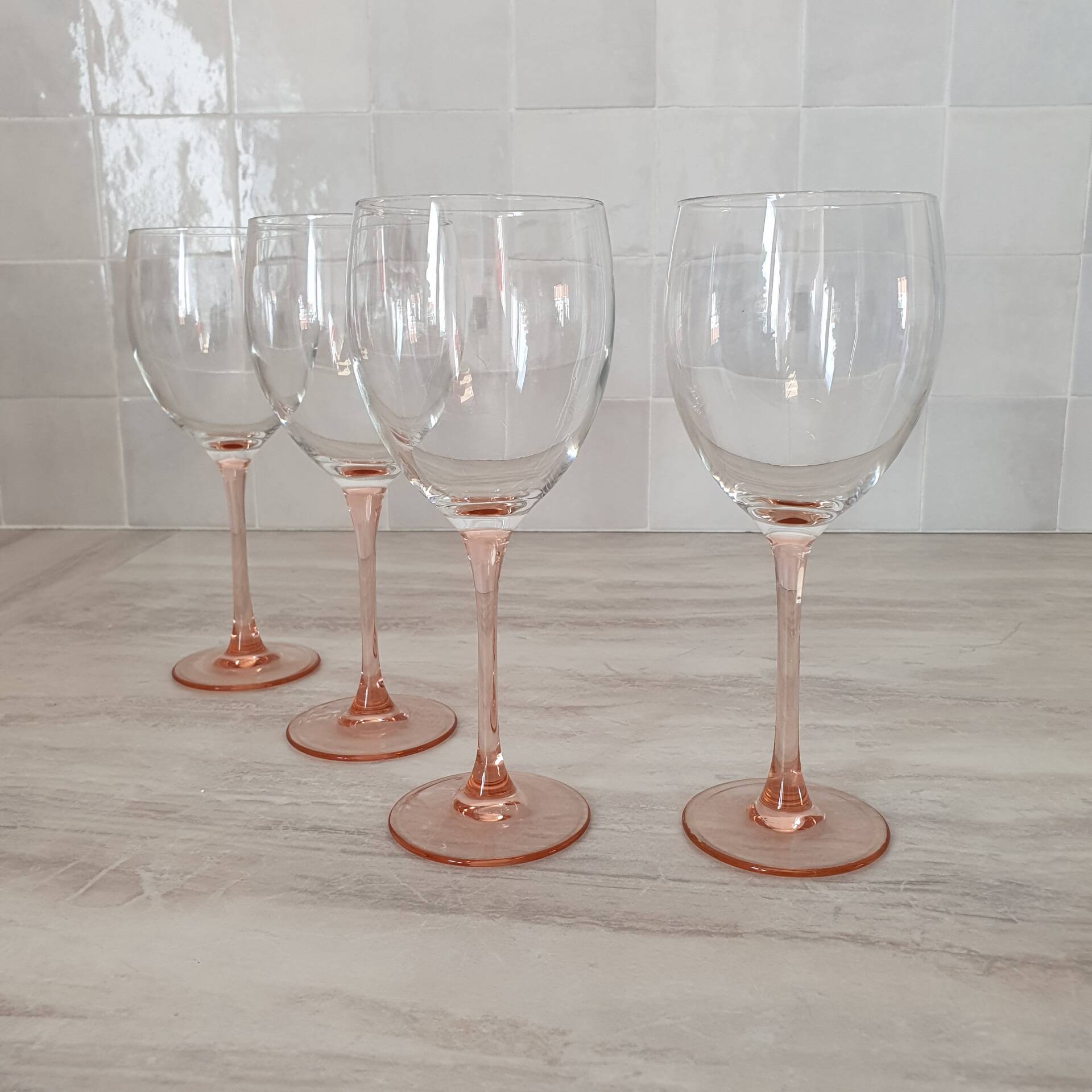 4 Verres à Eau ou Vin / verre à pied Rose