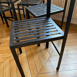 Lot de 8 chaises en acier brut patinées et cirées