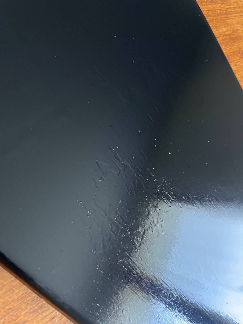 Adjustable vintage wall shelf in black metal and brass