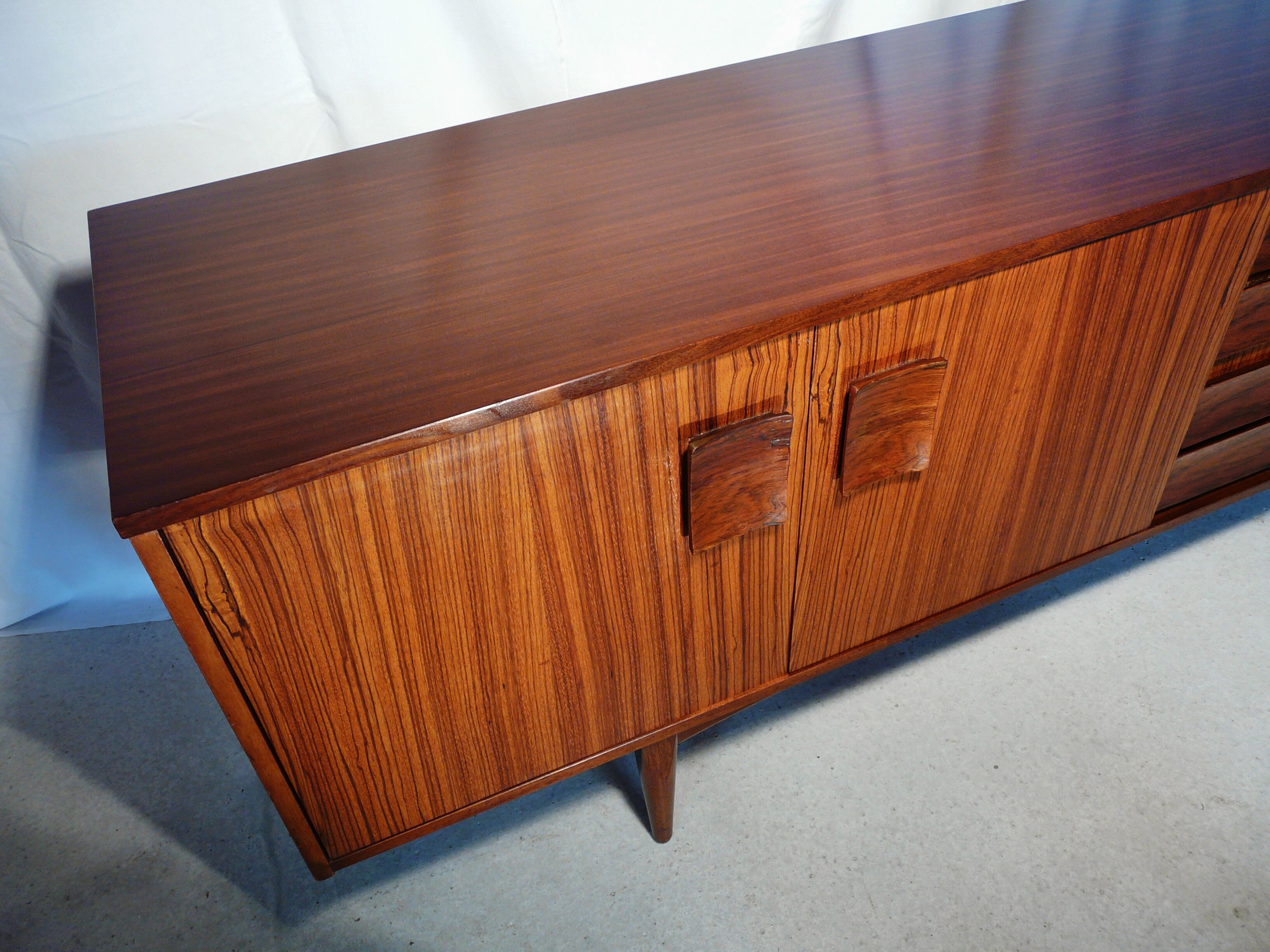 Enfilade scandinave en teck et palissandre