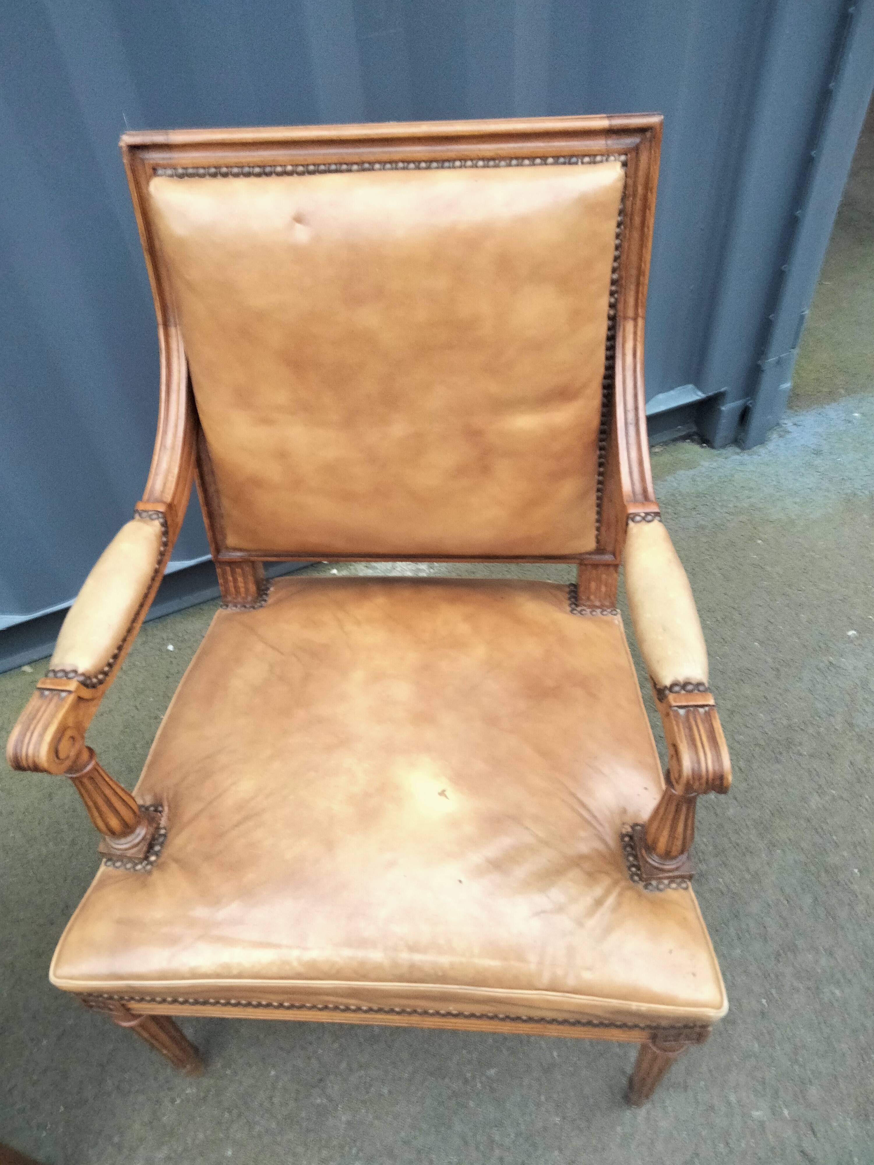 Paire de fauteuils anciens style Louis XVl