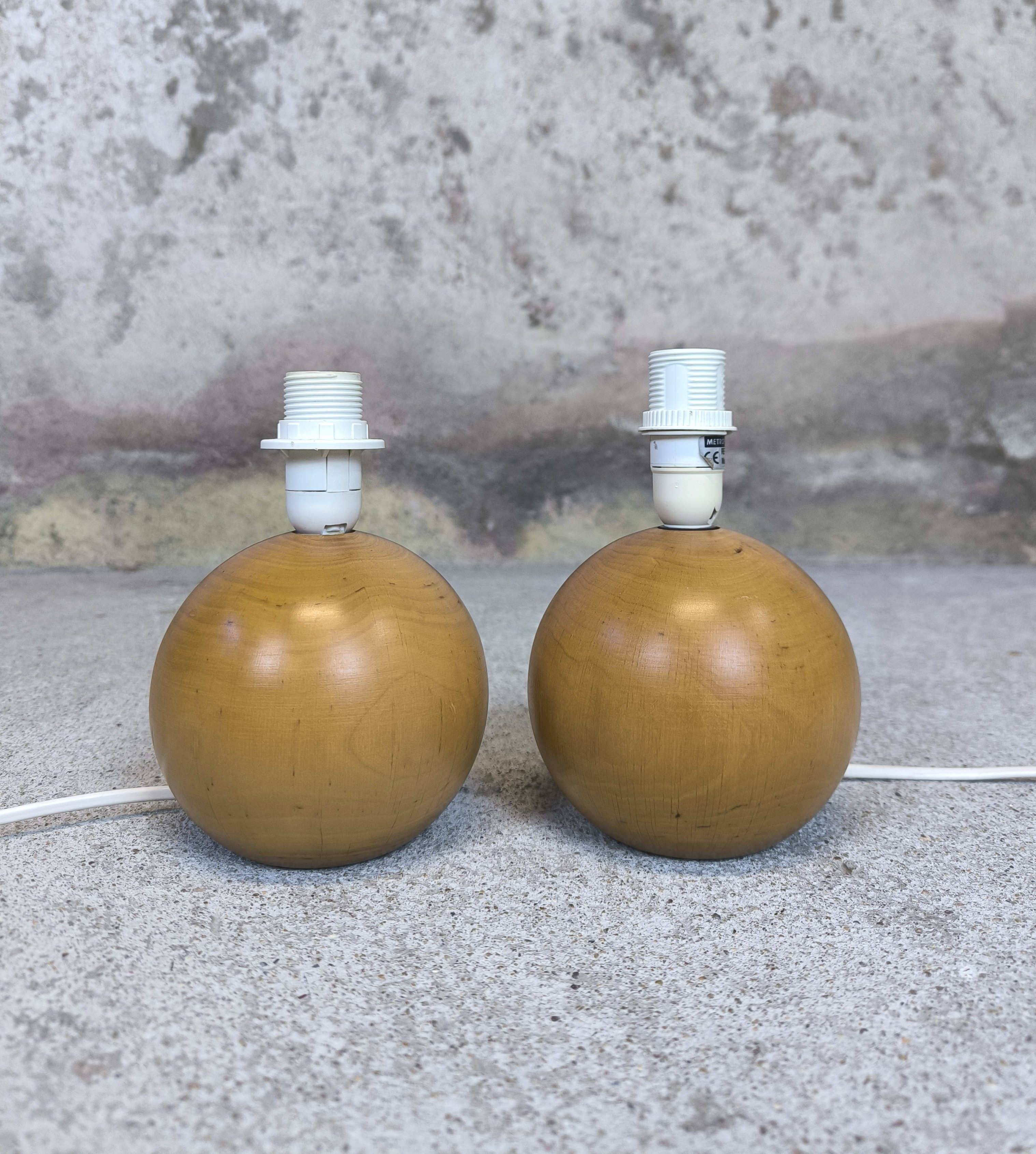 Paire de lampes boules vintage en bois