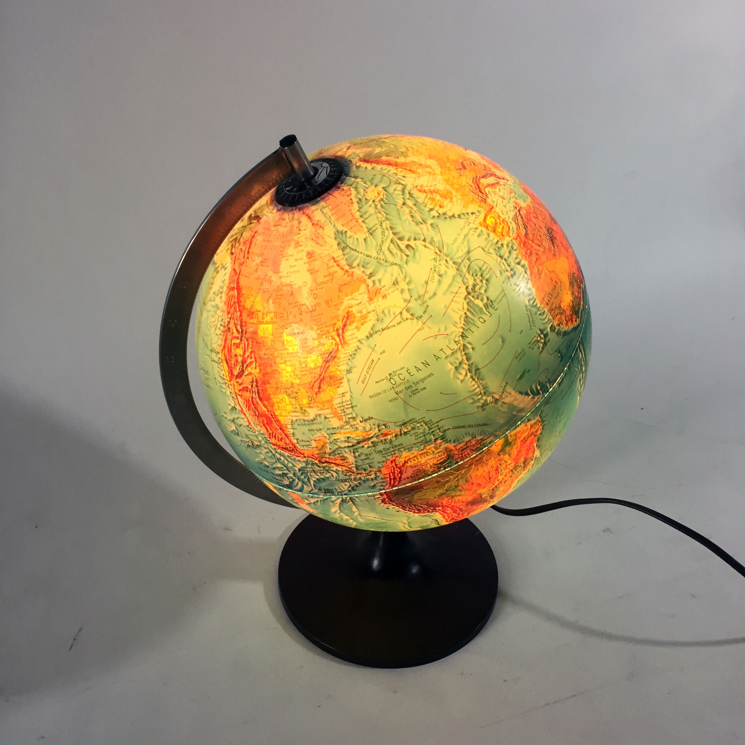 Scandinavian Globe with Lighting