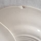 Four Marguerite plates