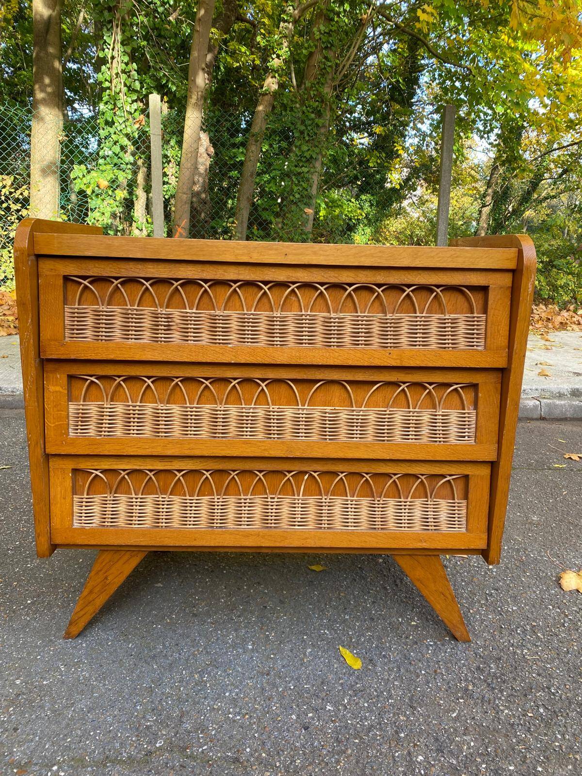 Commode scandinave en chêne et rotin des années 60