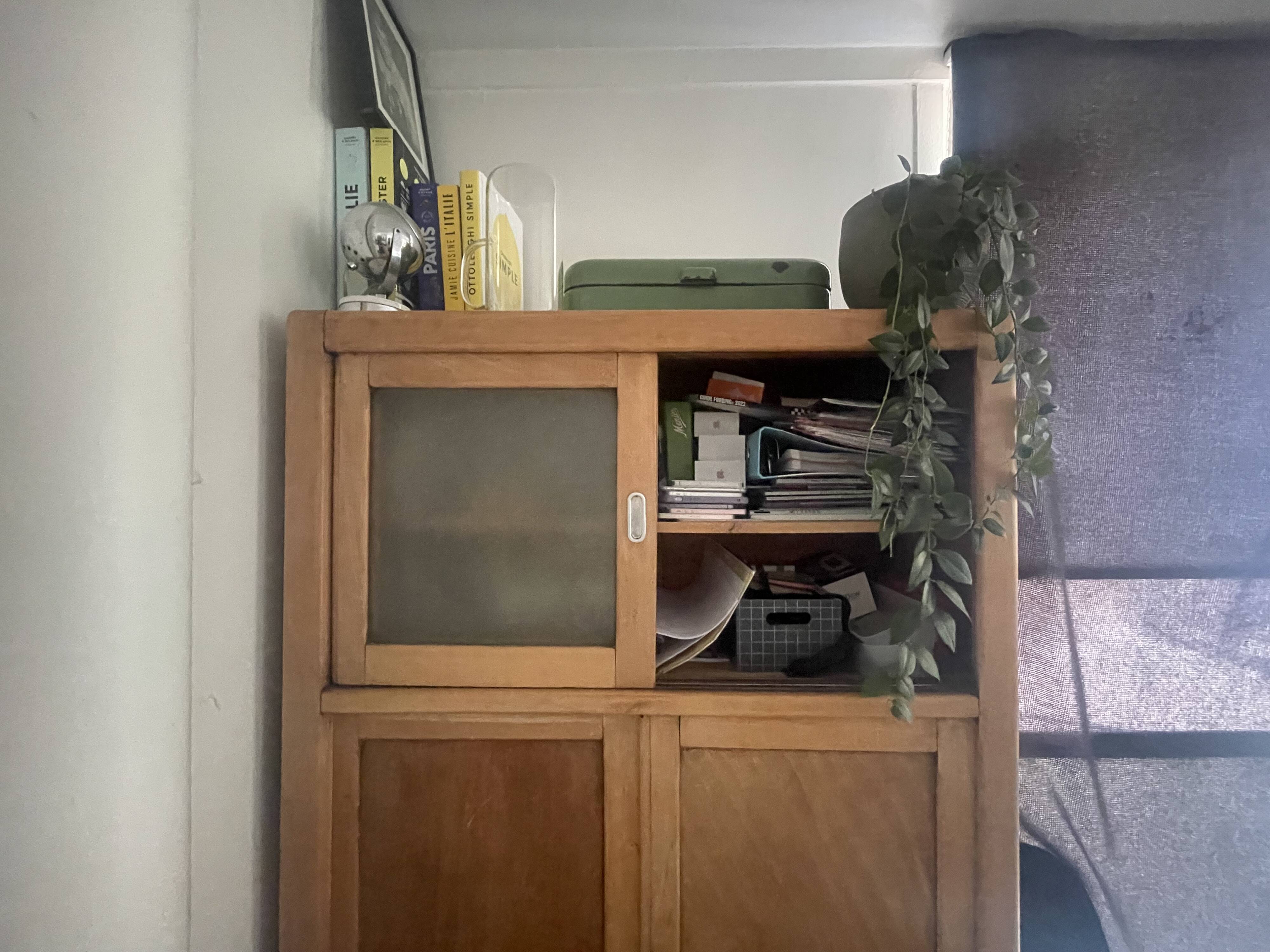 Armoire vintage d’écolier