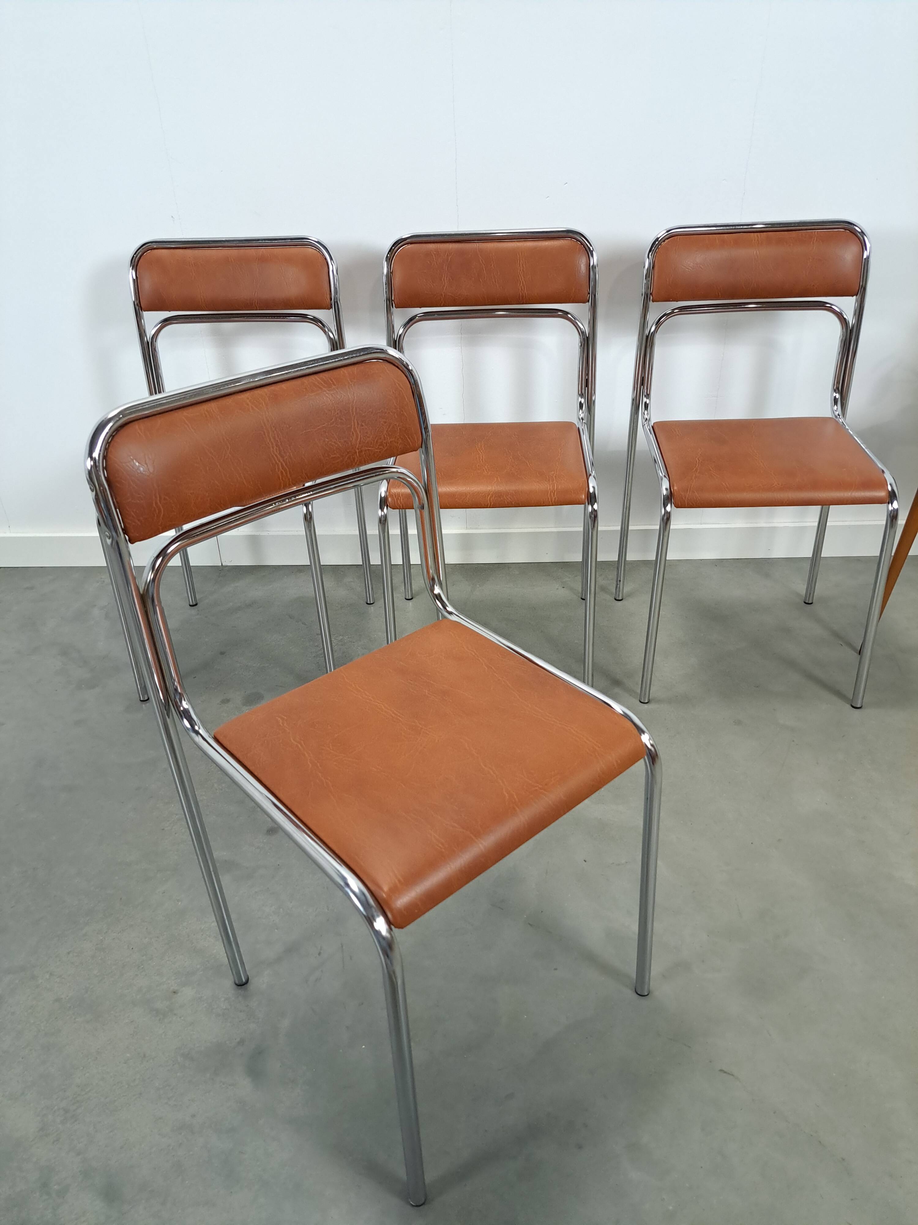 Skai bauhaus chromen Italiaanse buisframe stapelbare stoel