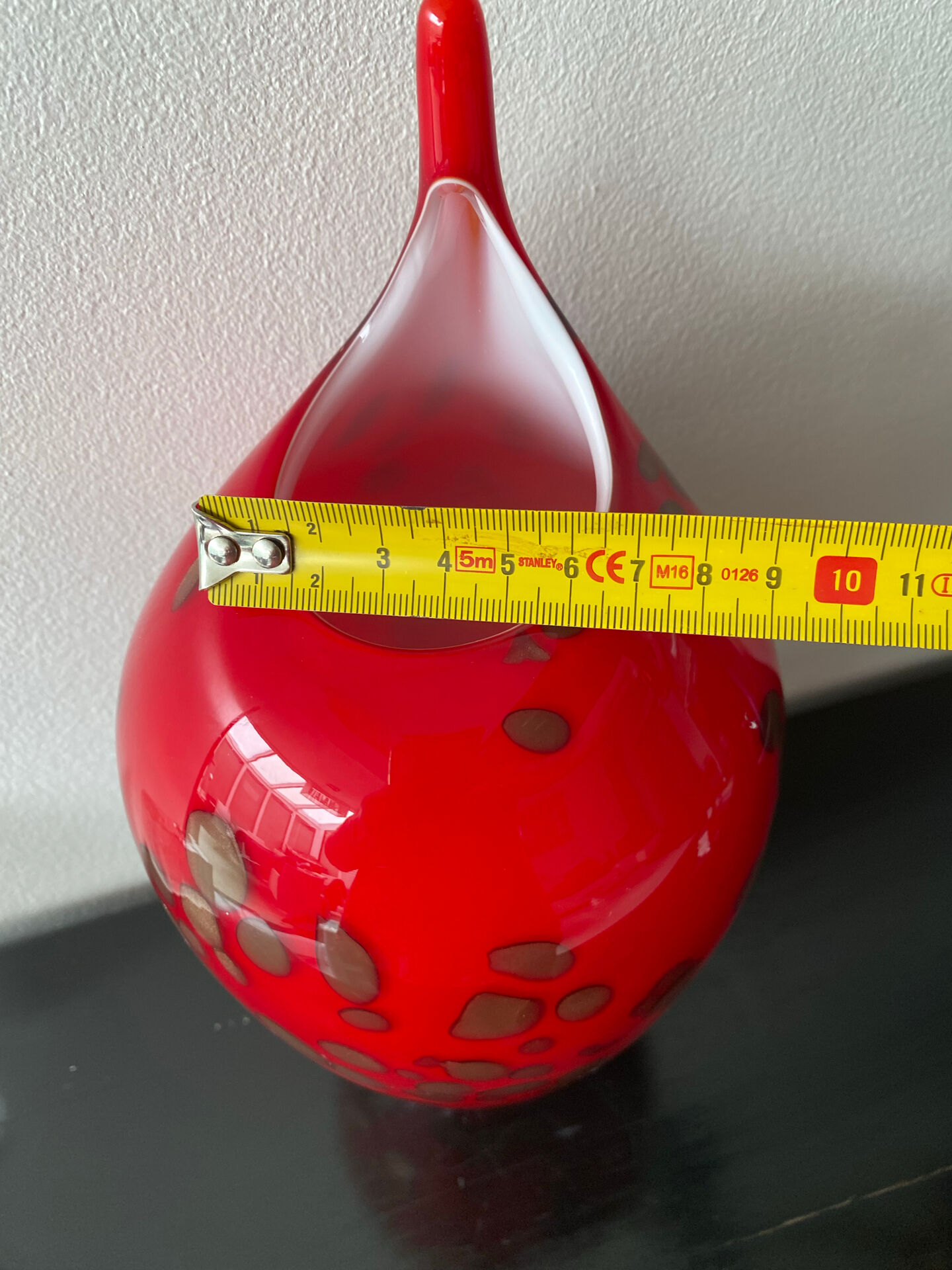 Vase Murano vintage rouge avec paillettes d or