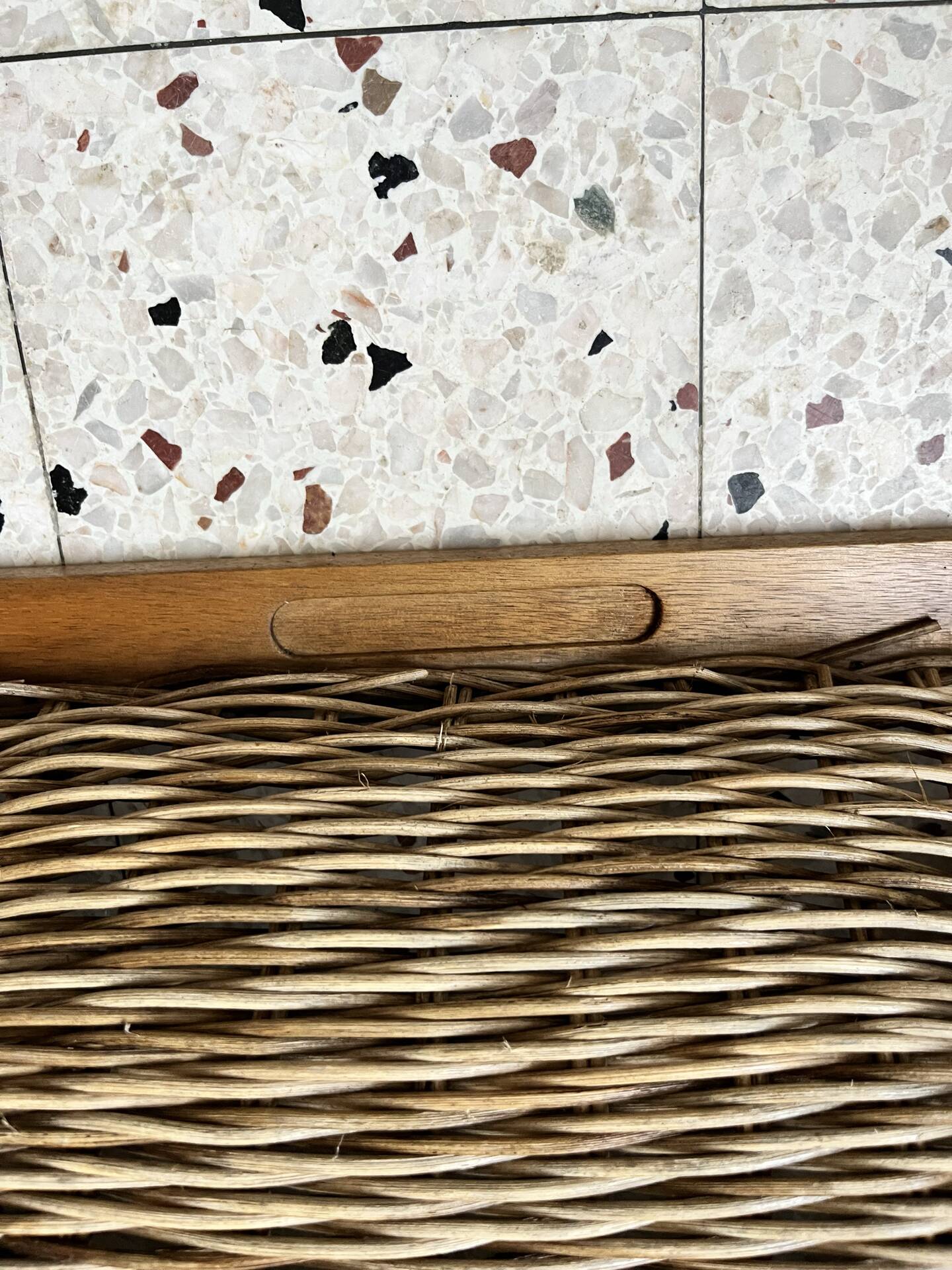 Panier en osier et bois 