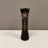 Vase en cristal biseauté bordeaux