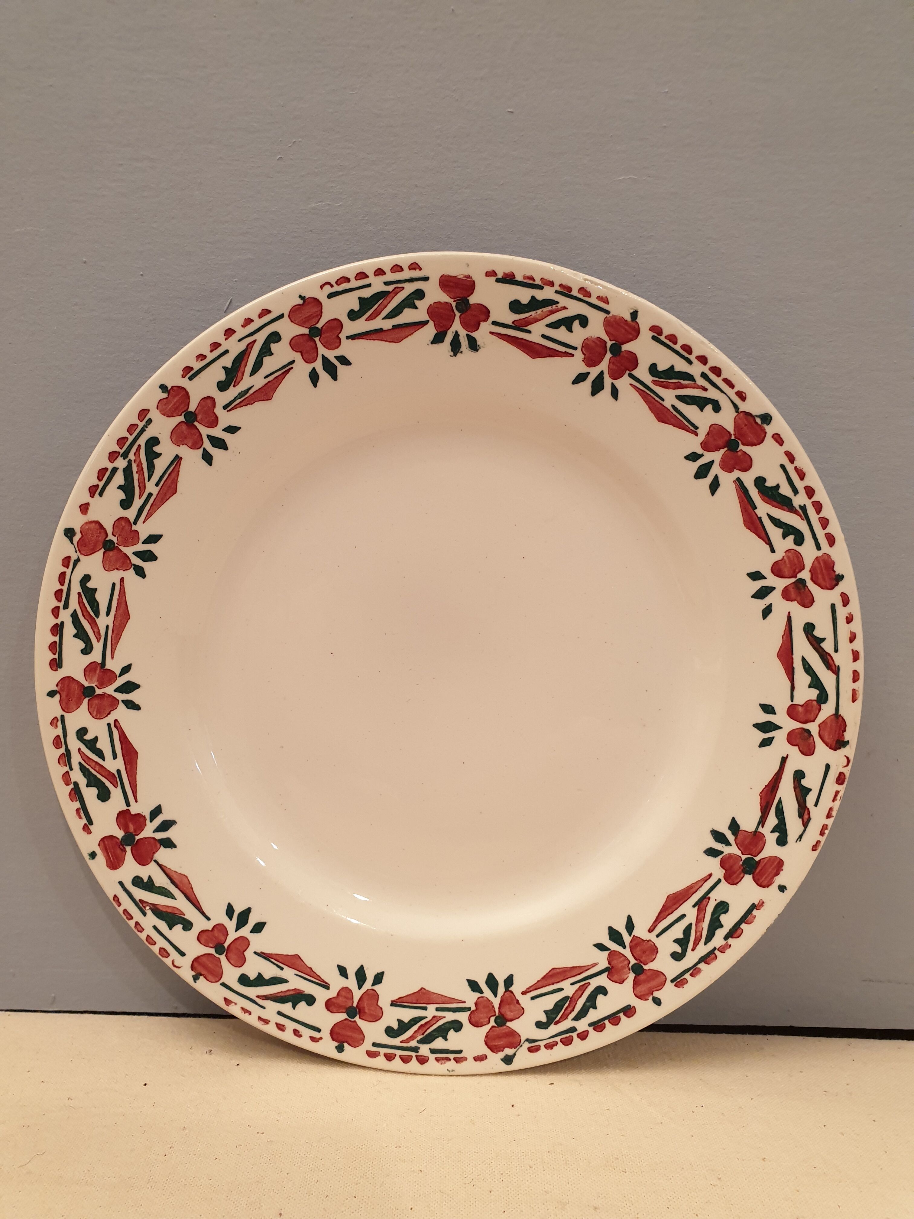 Set of 10 dessert plates