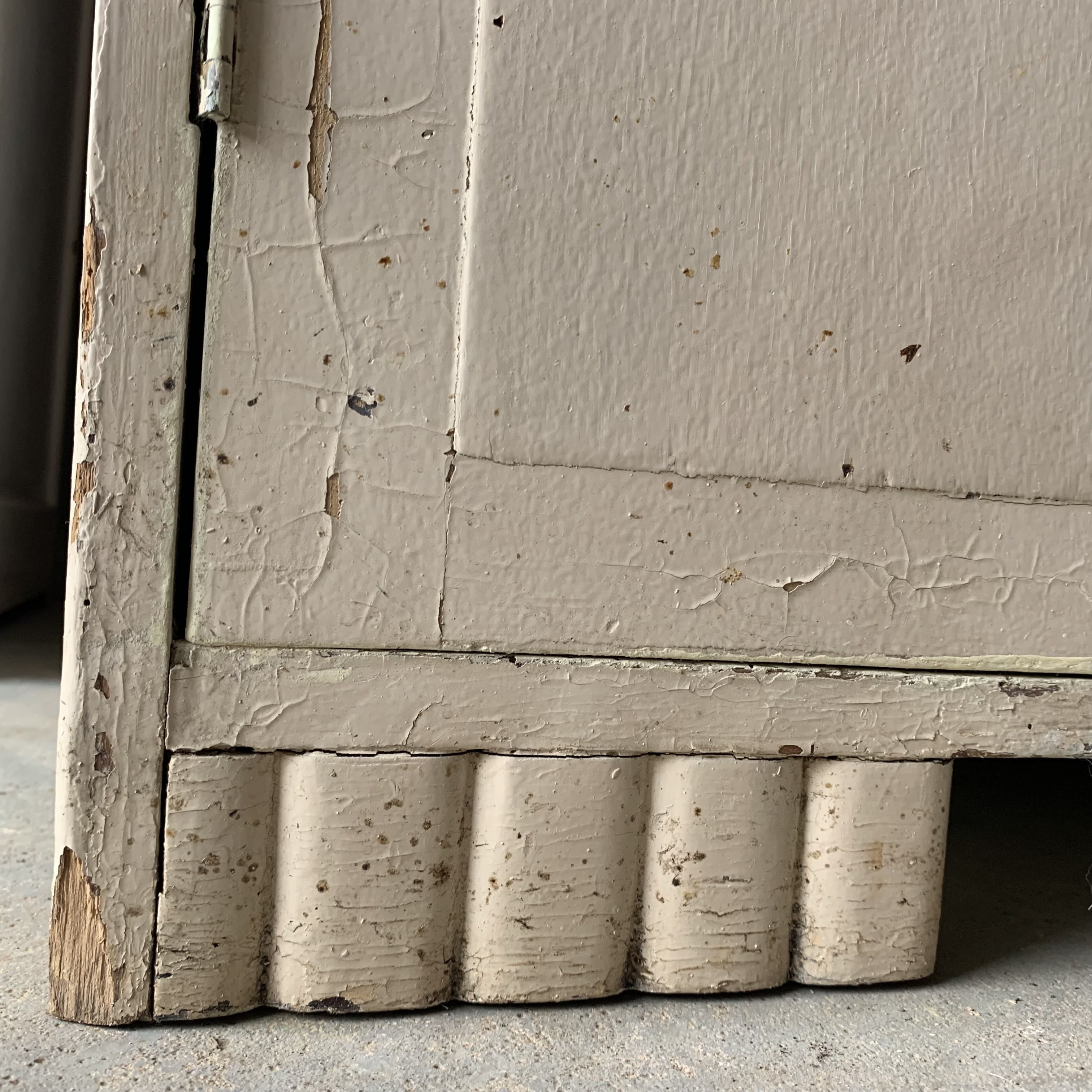 Buffet with elephant feet