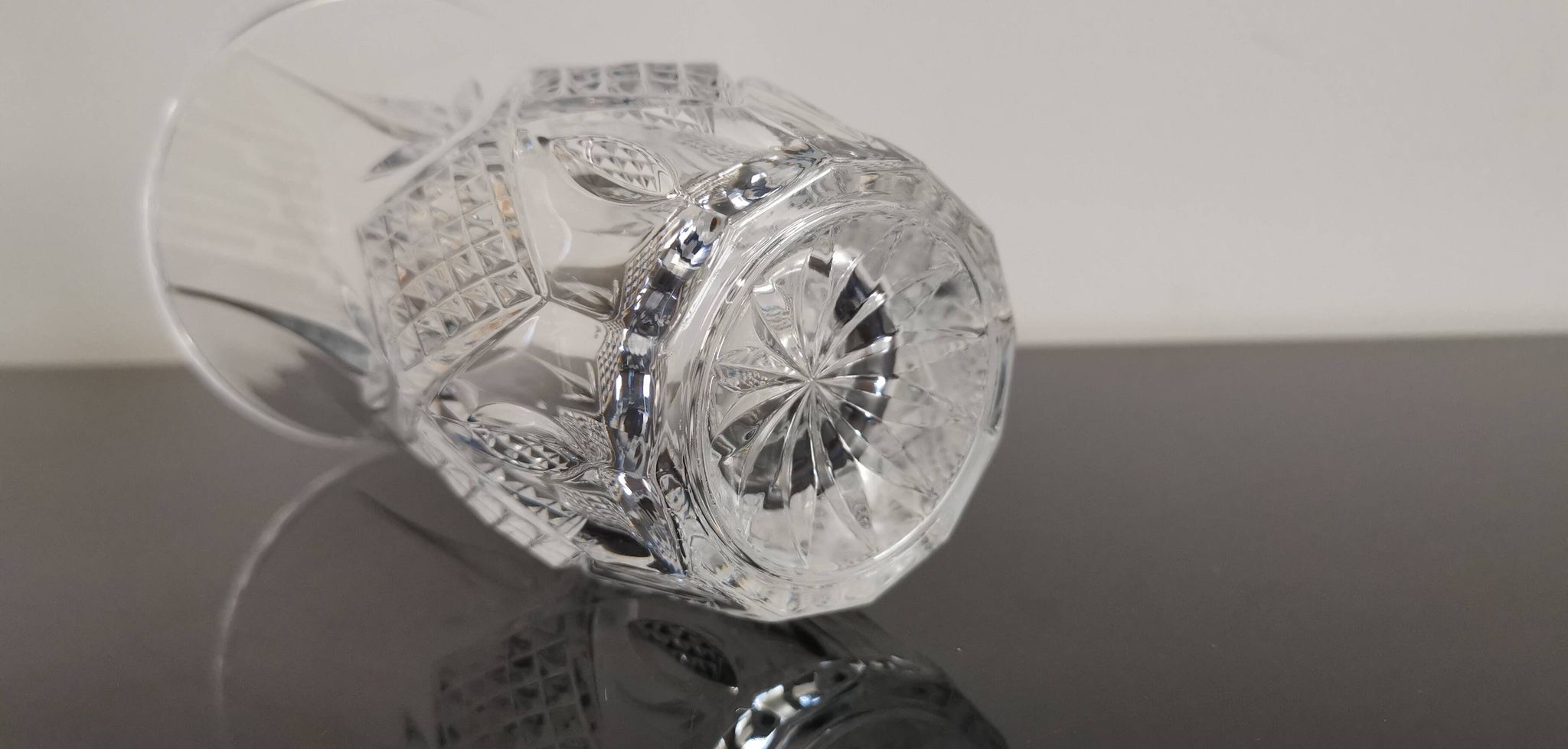 Vase cylindrique à col évasé en cristal moulé Lorraine