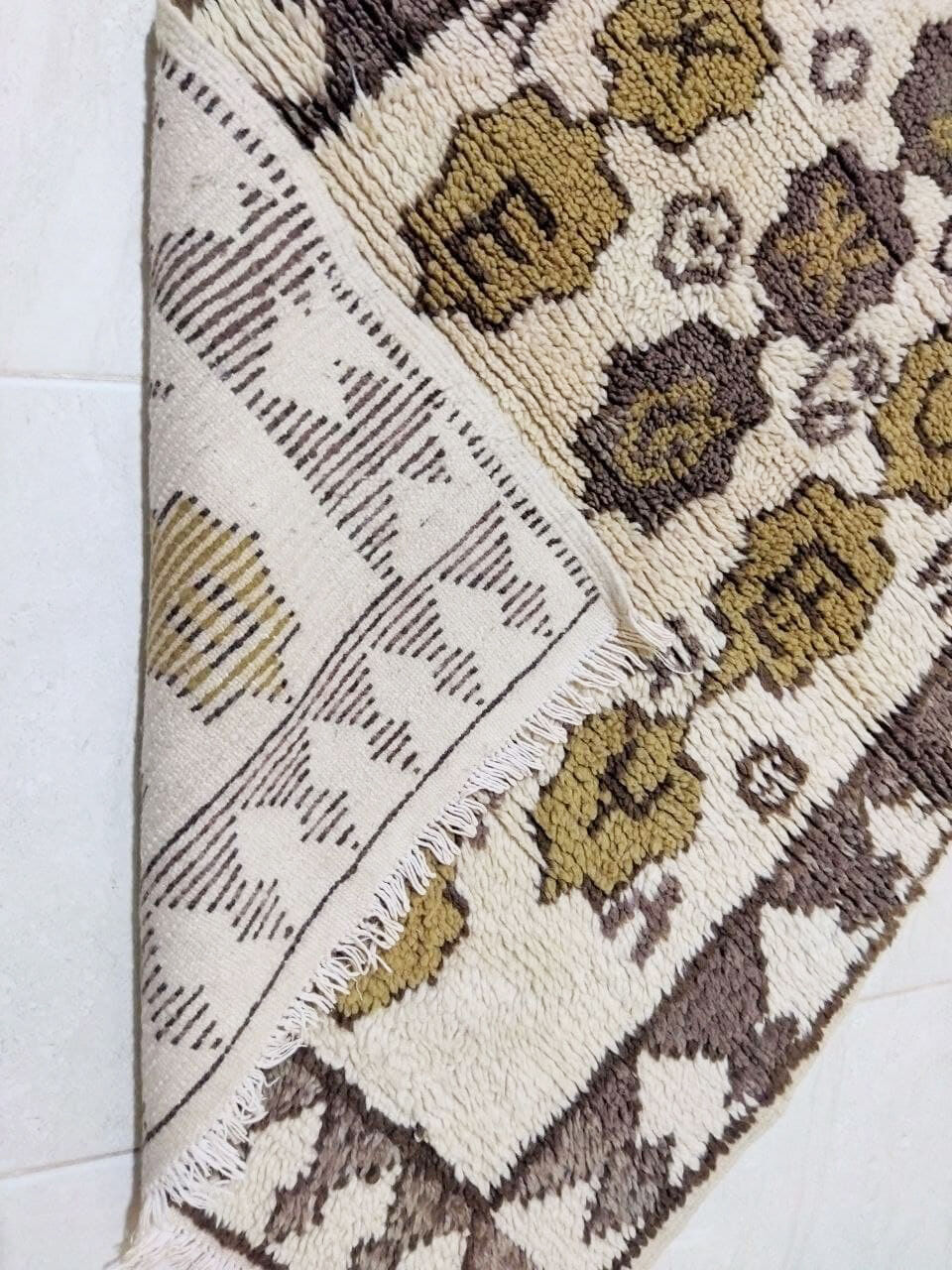 Moroccan berber carpet 134x90cm