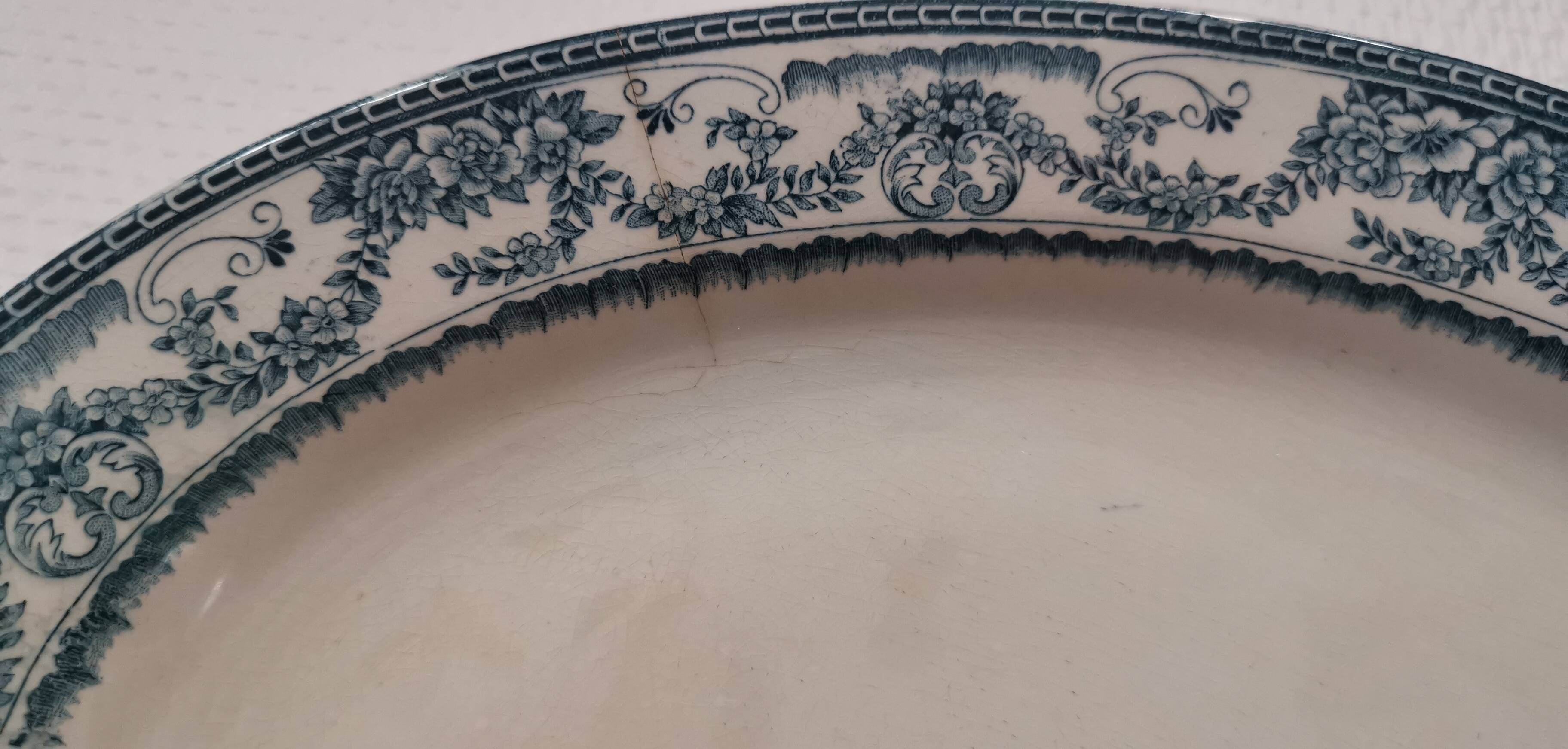 Old oval dish Manufacture Impériale et royale Belgium model Nimy