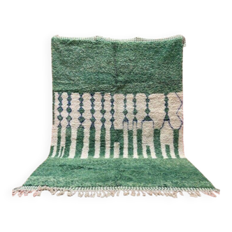 Handmade pure wool rug, size 150 x 250 cm.