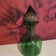Carafe verte avec bouchon goutte d'eau