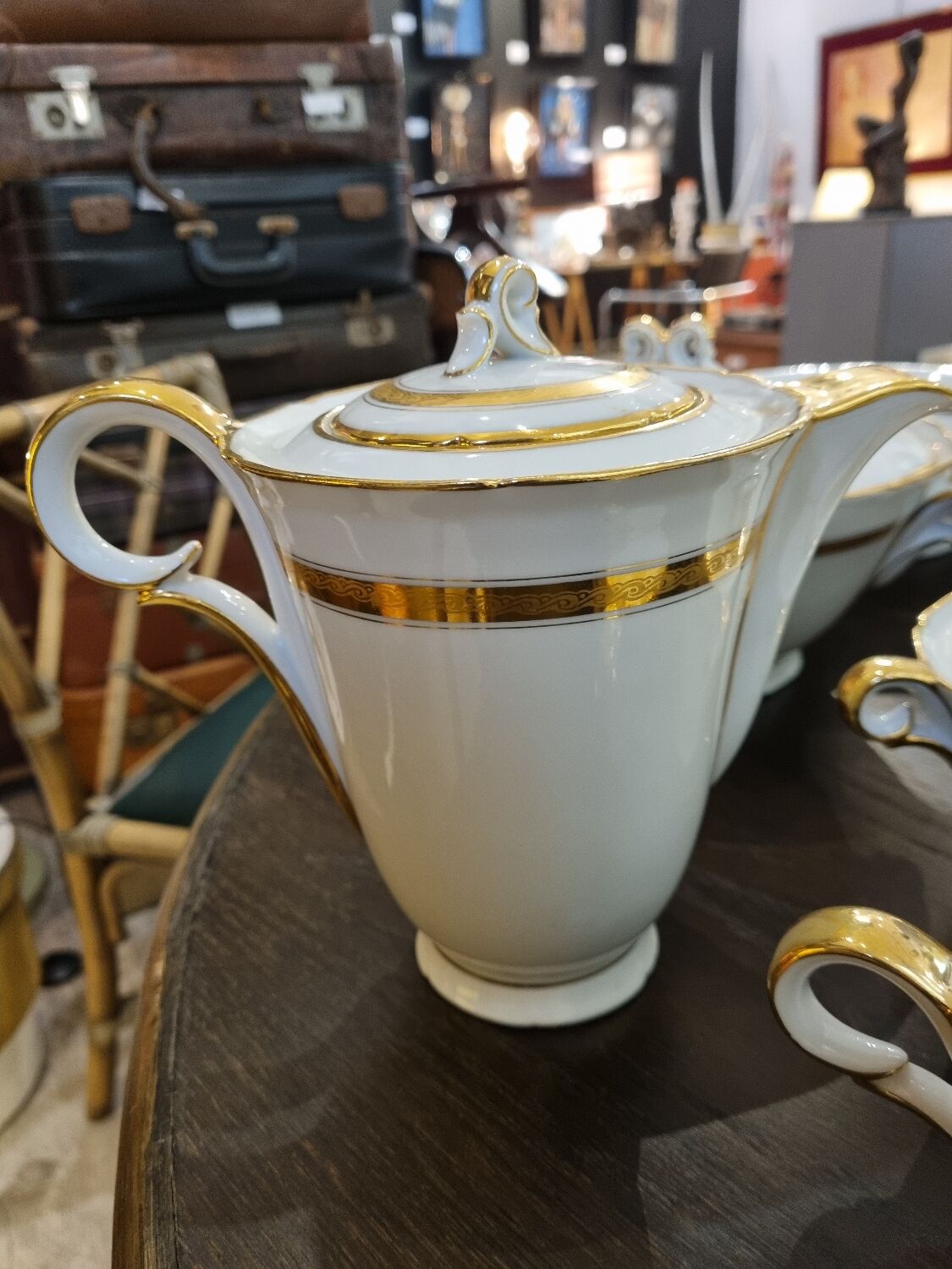 UM Limoges table service, Art Deco gold thread porcelain 80 pieces