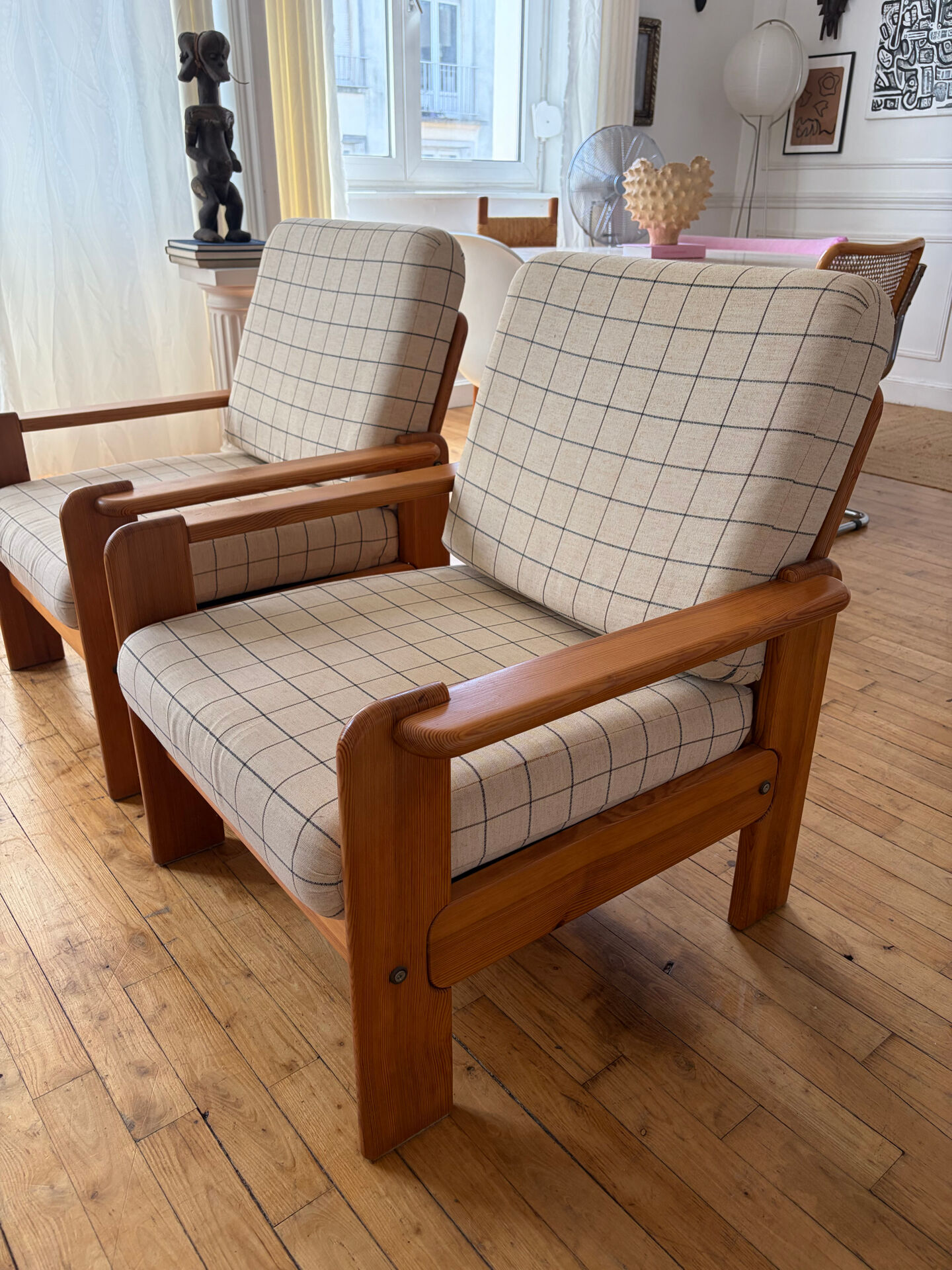 Paire de fauteuils en pin vintage 
