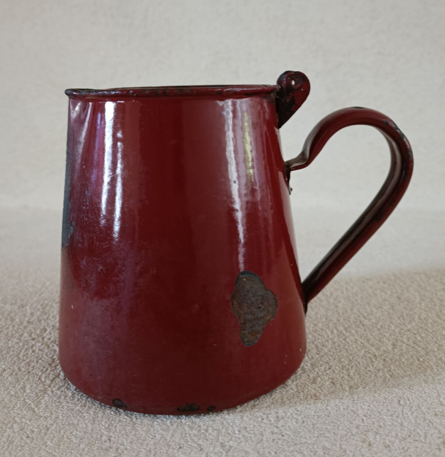 Enamelled sheet milk jug