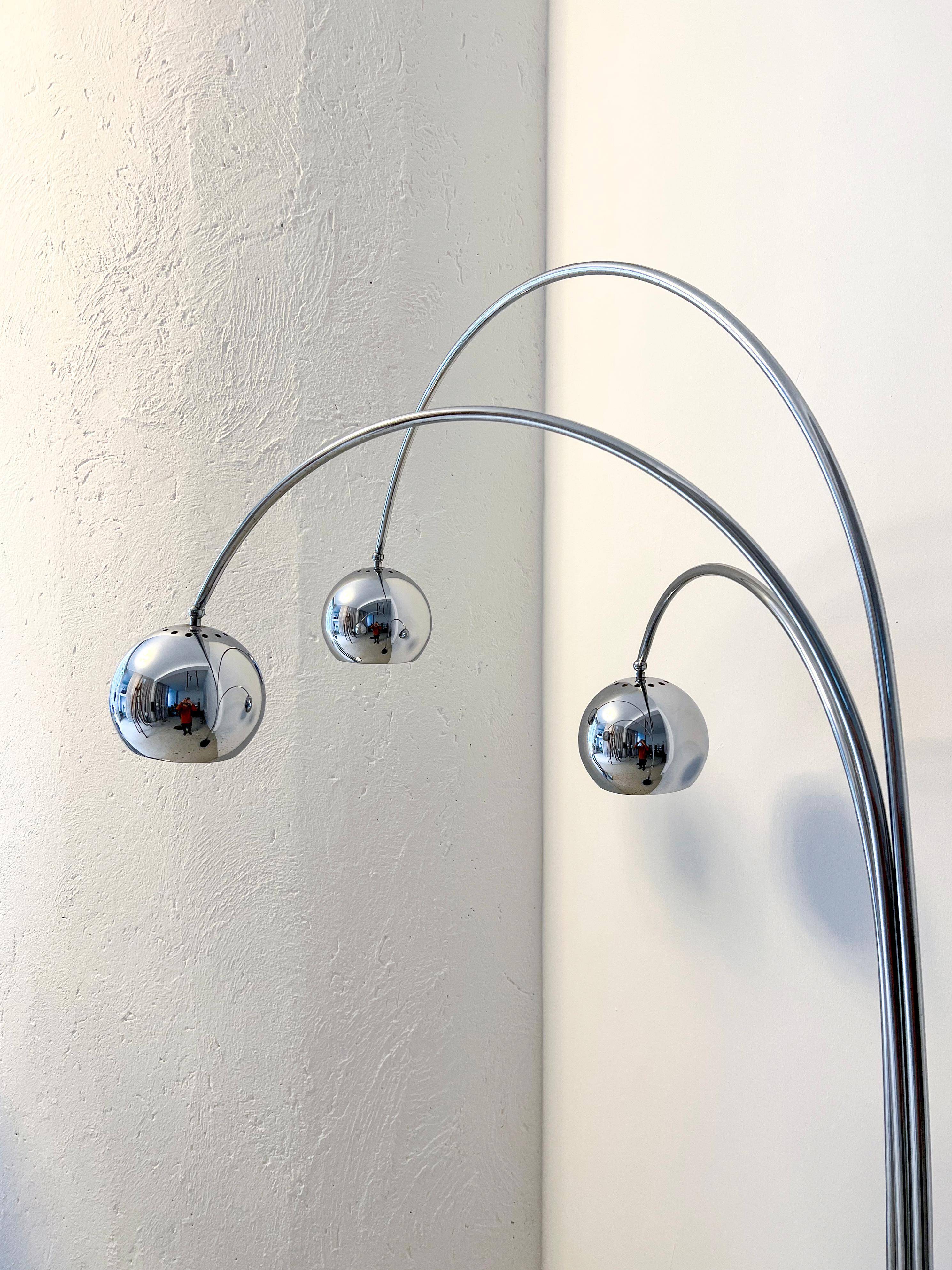 Sculptural Space Age Arco Floor Lamp, Chrome Metal, Three Lights, Reggiani