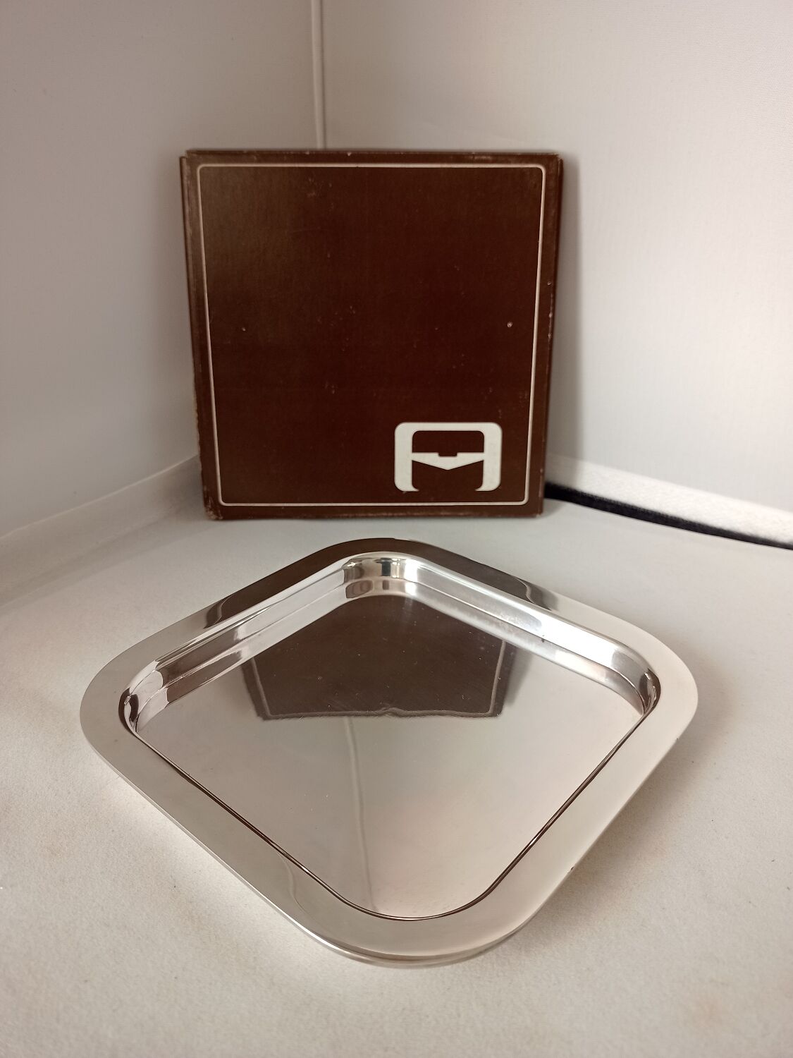 Tray in silver metal Chanel