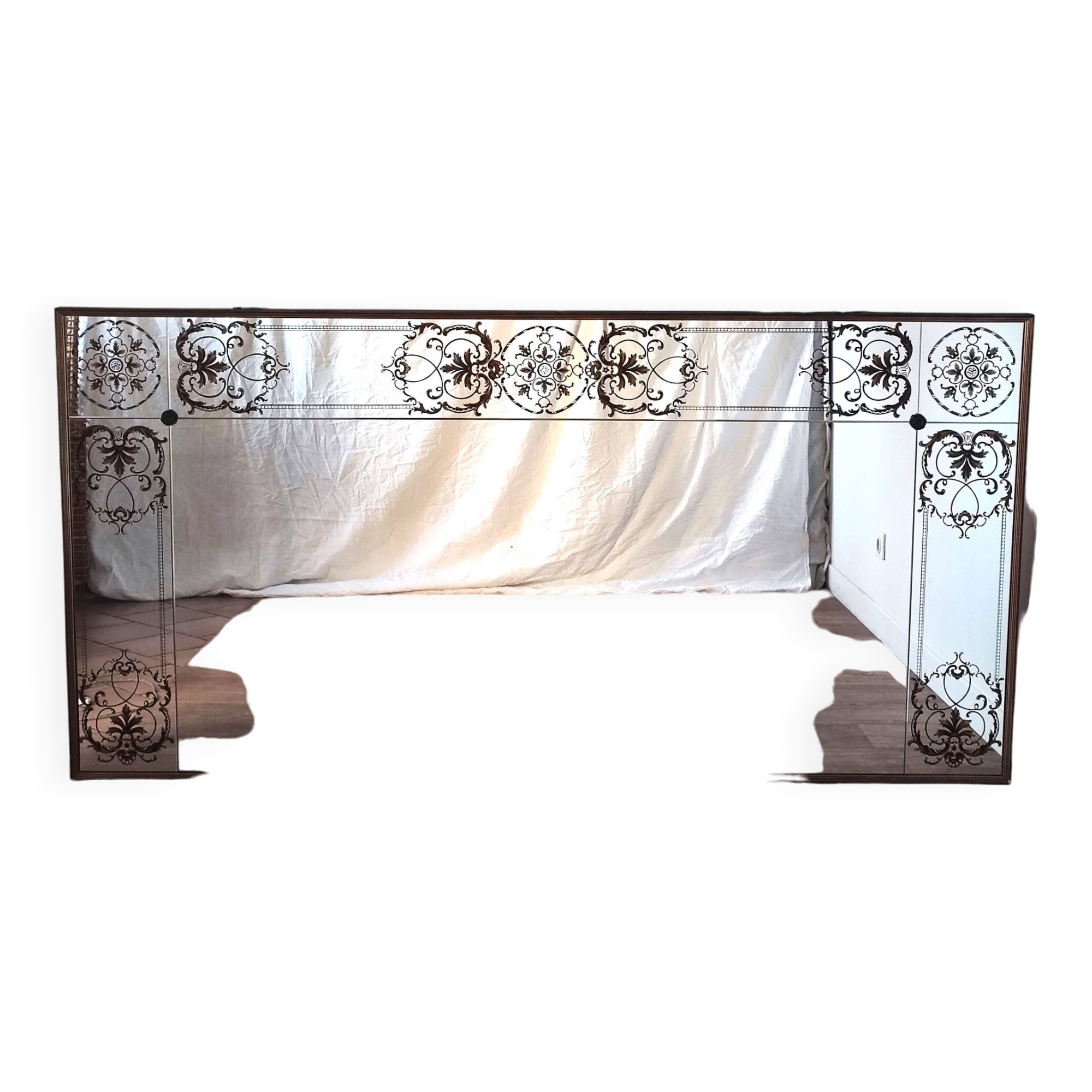 Bistro/brewery mirror