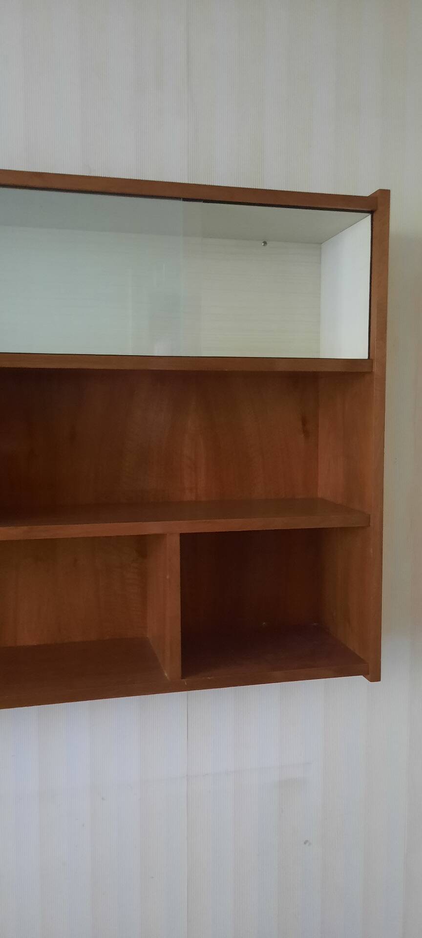 Set of 2 wall shelves