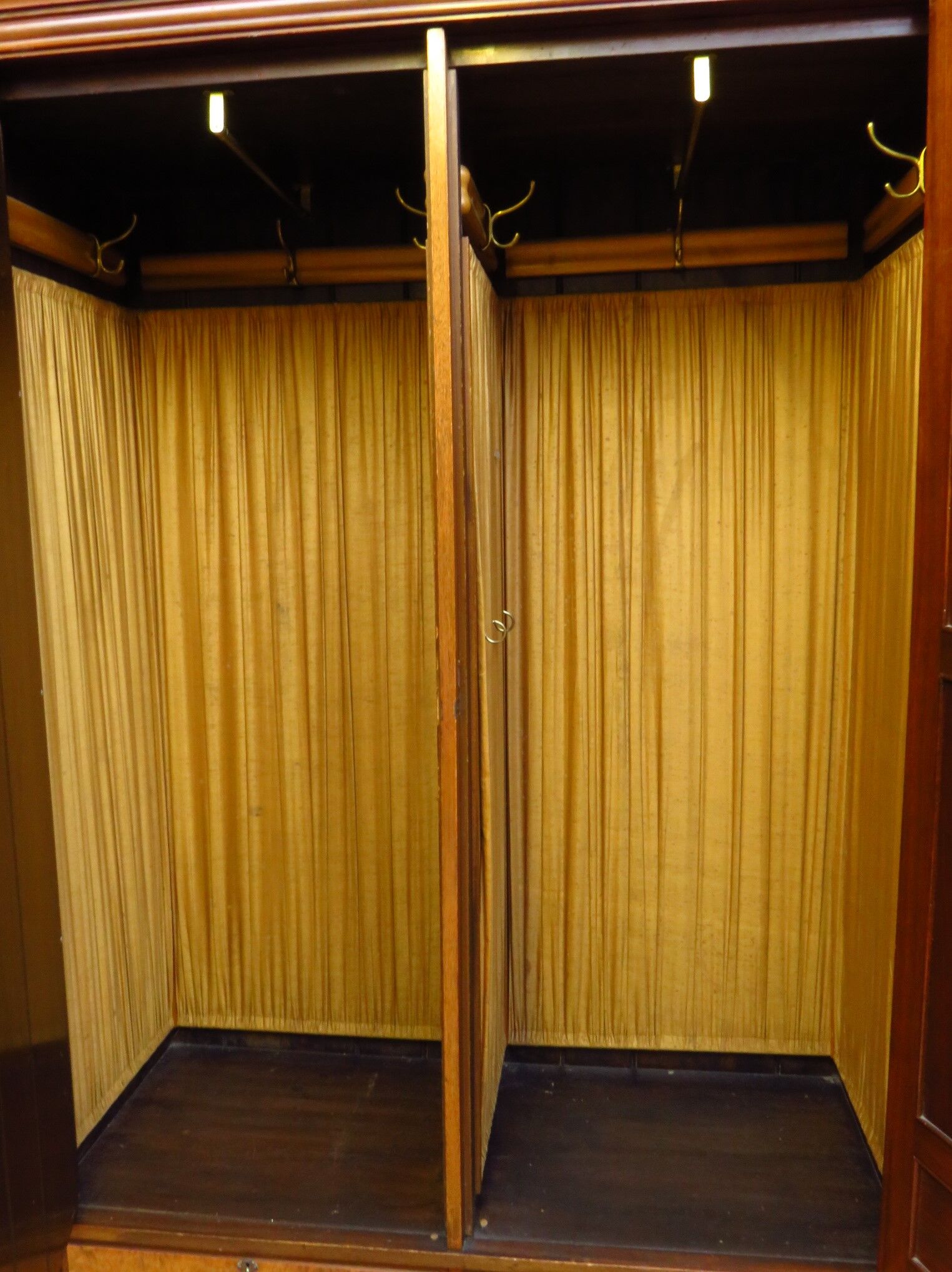 Walnut compactum wardrobe with mirror