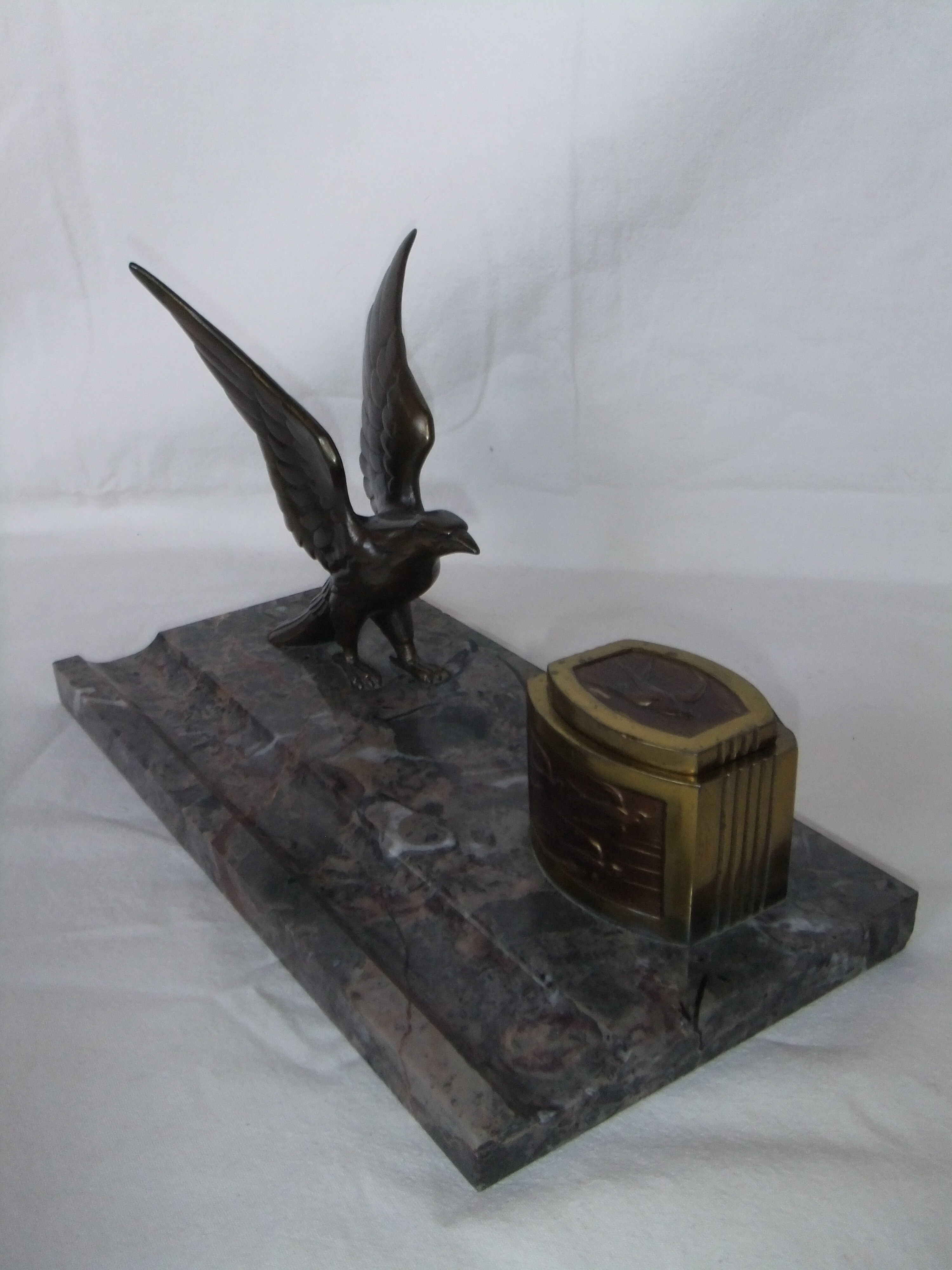Ink art deco marble statue animal sculpture eagle necessary office