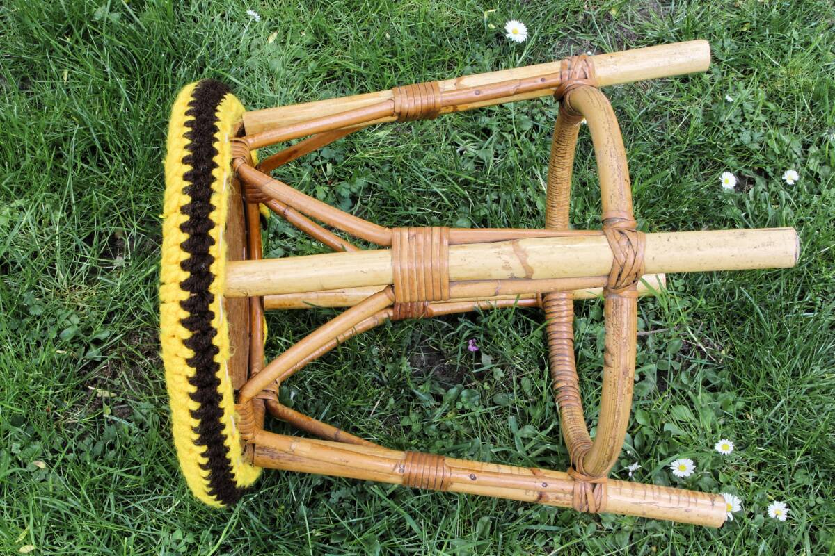 Set of 4 rattan stools and crochet covers