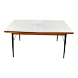 Table with undue extensions