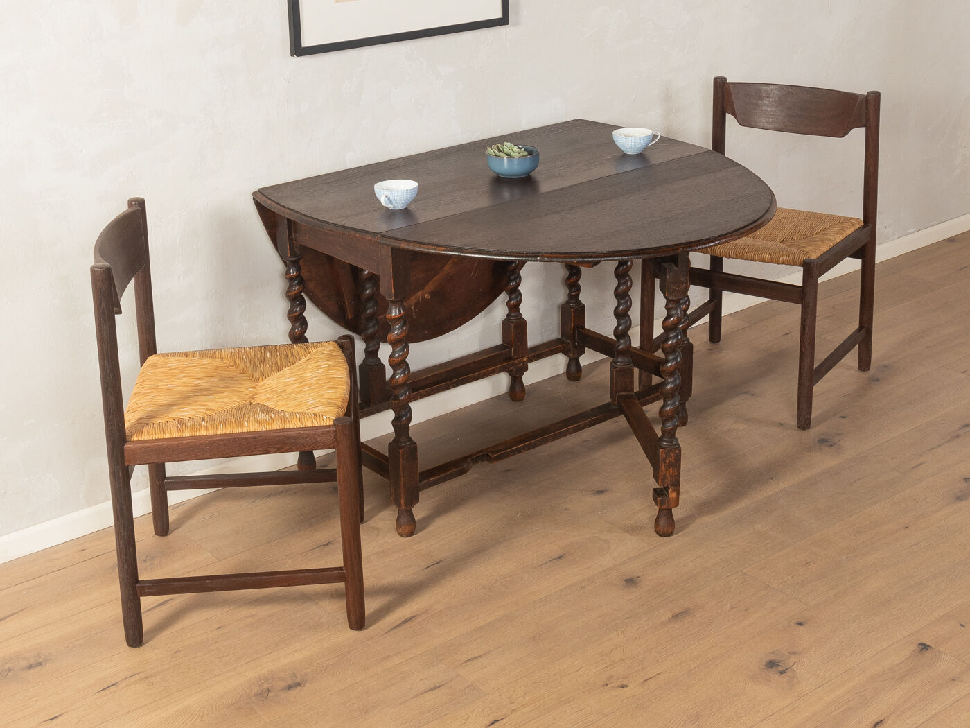 Antique gateleg table from the 1920s, solid oak
