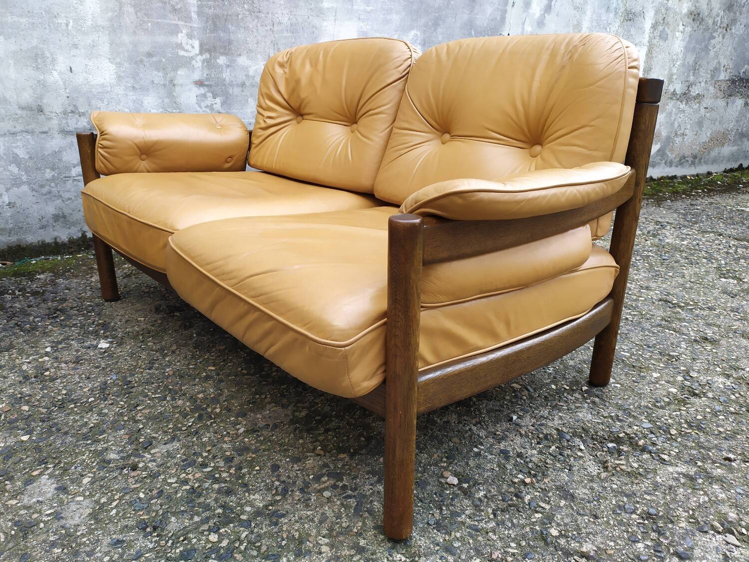 Scandinavian leather lounge