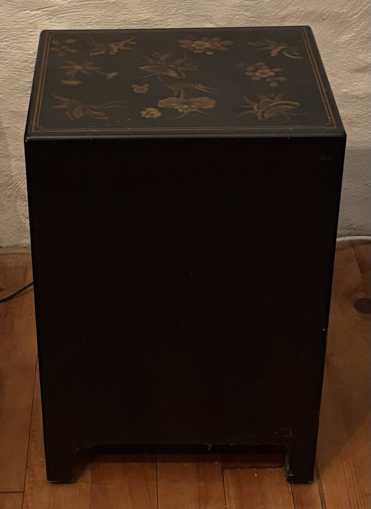 Pair of modern bedside tables in pure traditional Chinese style.