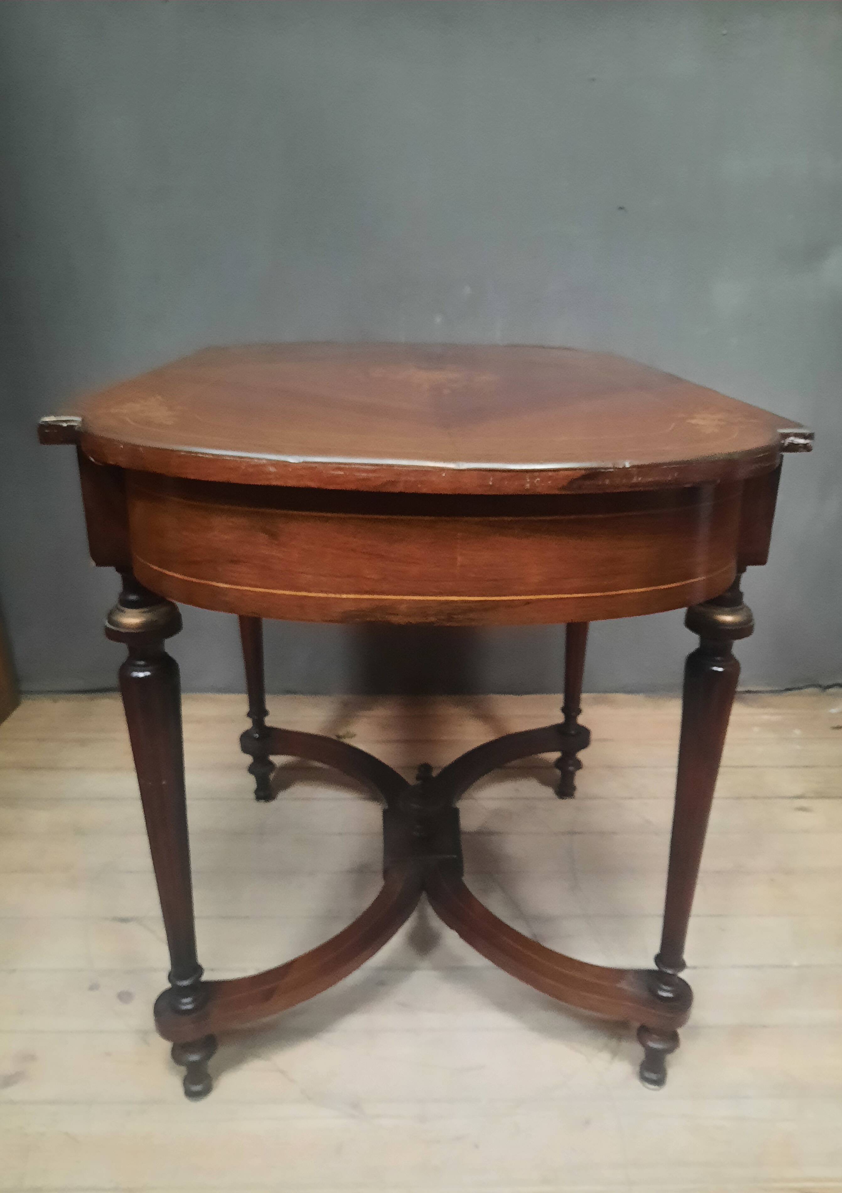 Napoleon III marquetry coffee table