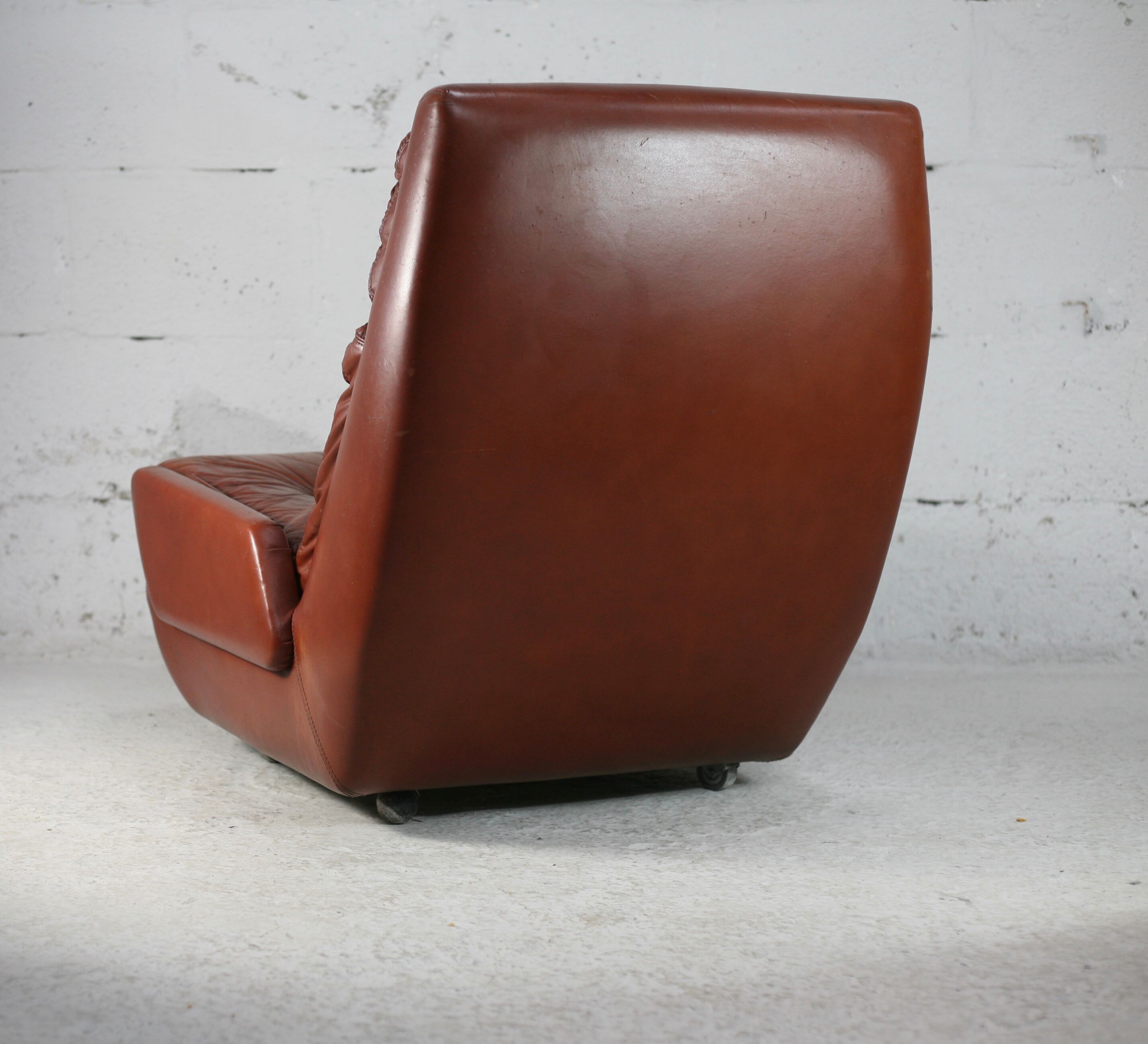 Easy chair "space age". Jean Prévost, France, leather, circa 1970
