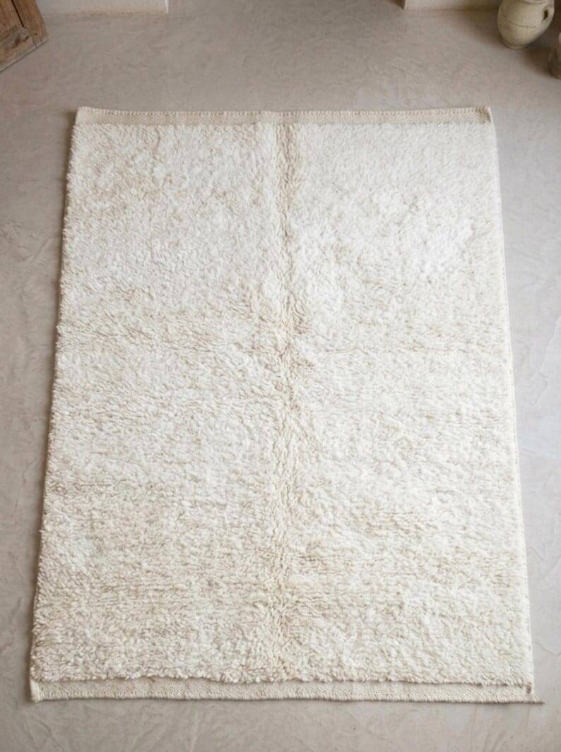 Handmade pure wool rug, size 2/3 m.
