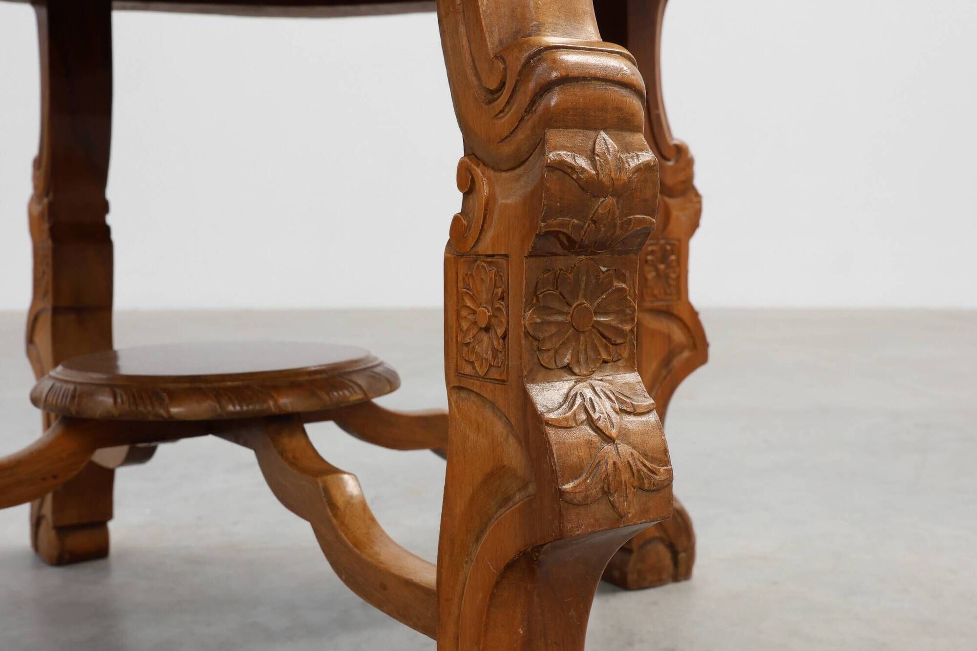 Renaissance‑Style Round Walnut Coffee Table, France – Late 19th Century