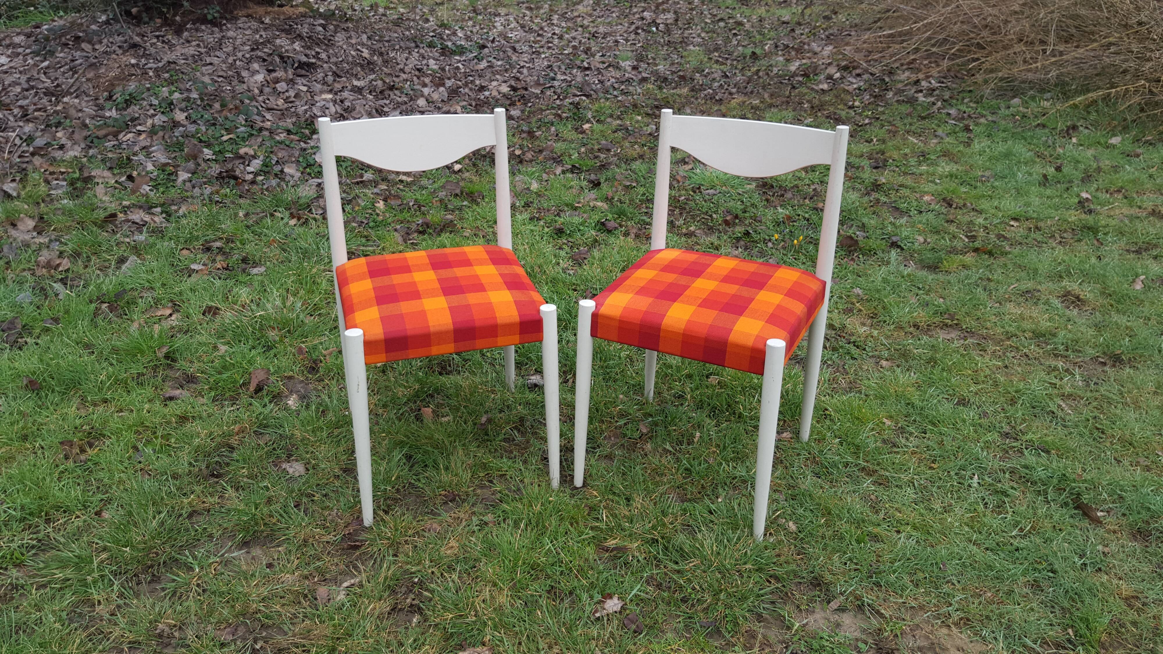 Pair of vintage chairs 1970