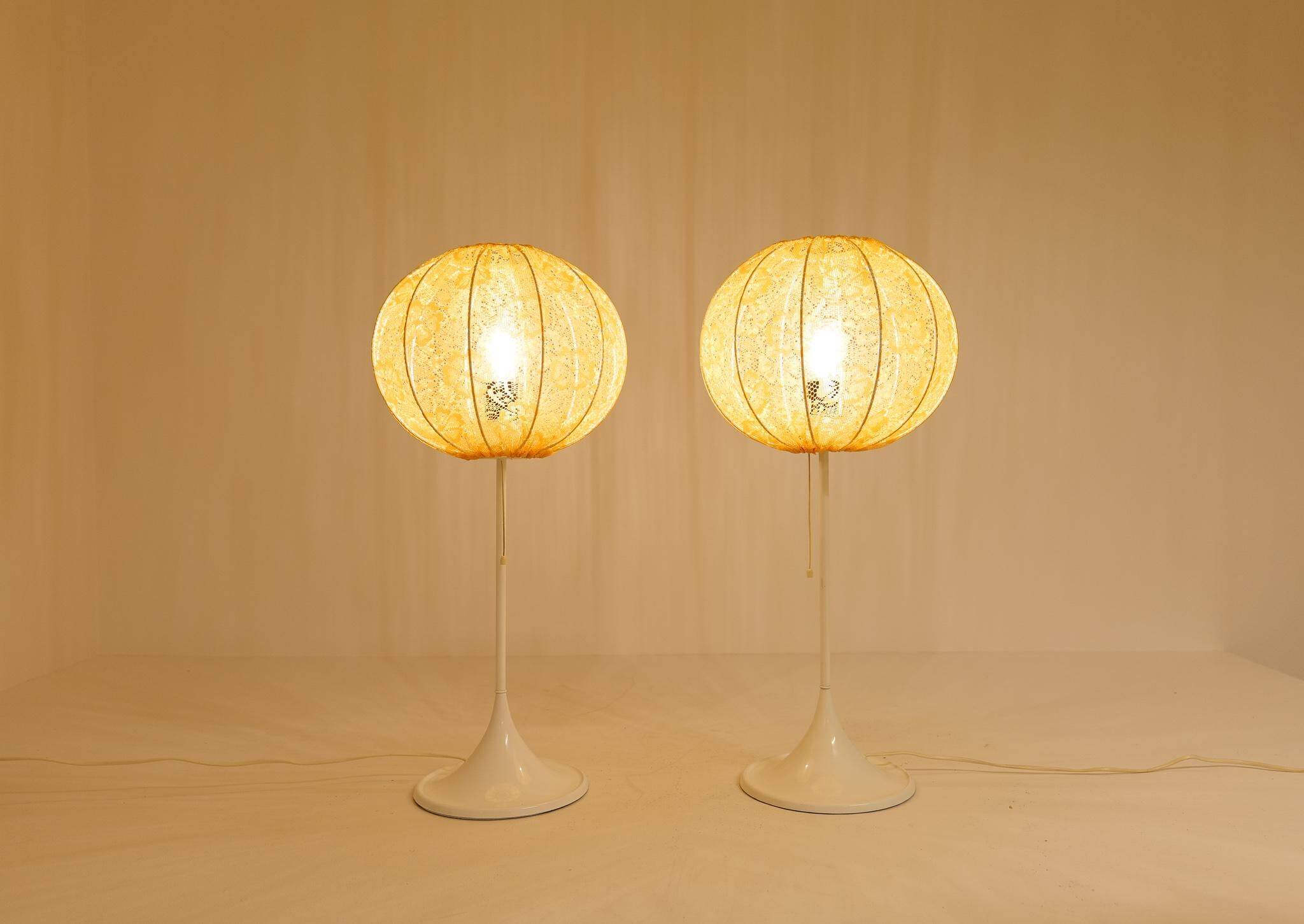 Pair of Bergboms B-024 mid-century modern table lamps, 1960s, Sweden.