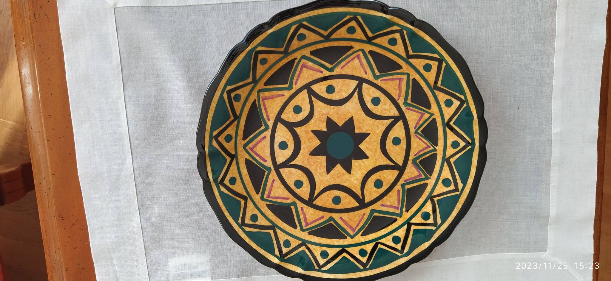 Assiette en faïence de St Jean de Bretagne
