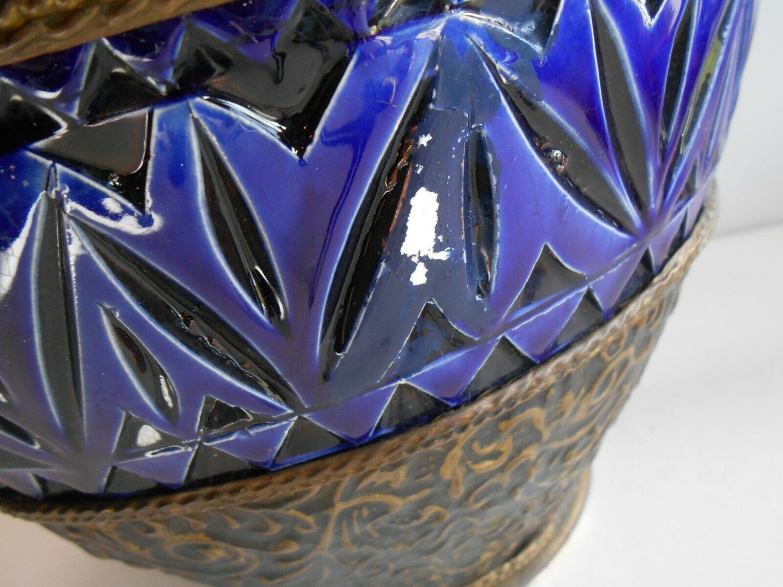 POT / TERRACOTTA VASE VERNISSEE / DECOR BRASS