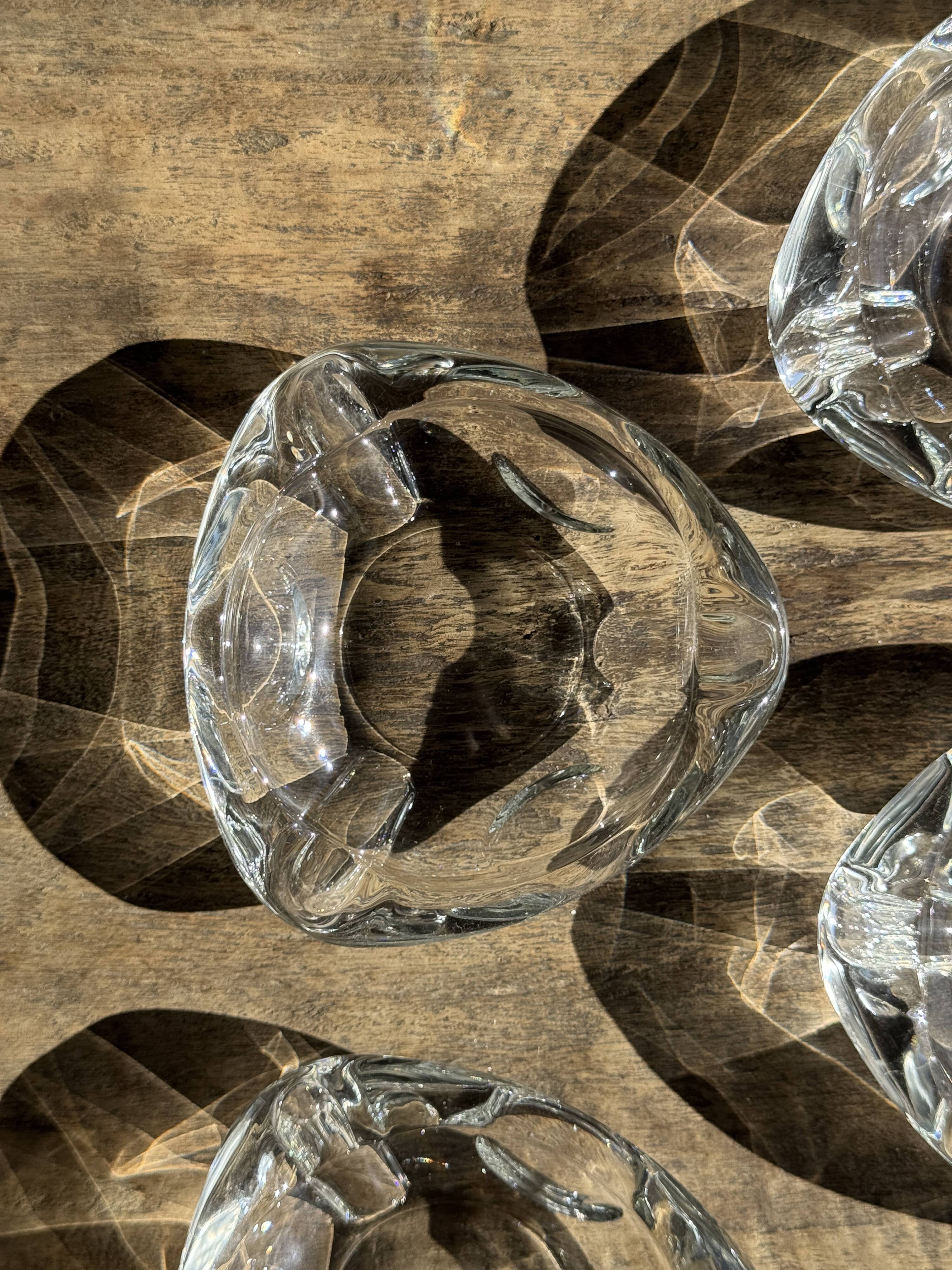Set of 14 triangular glass ashtrays D13