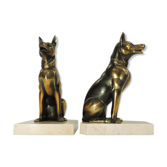 Greenhouse books sitting dog / signed Jamar / vintage